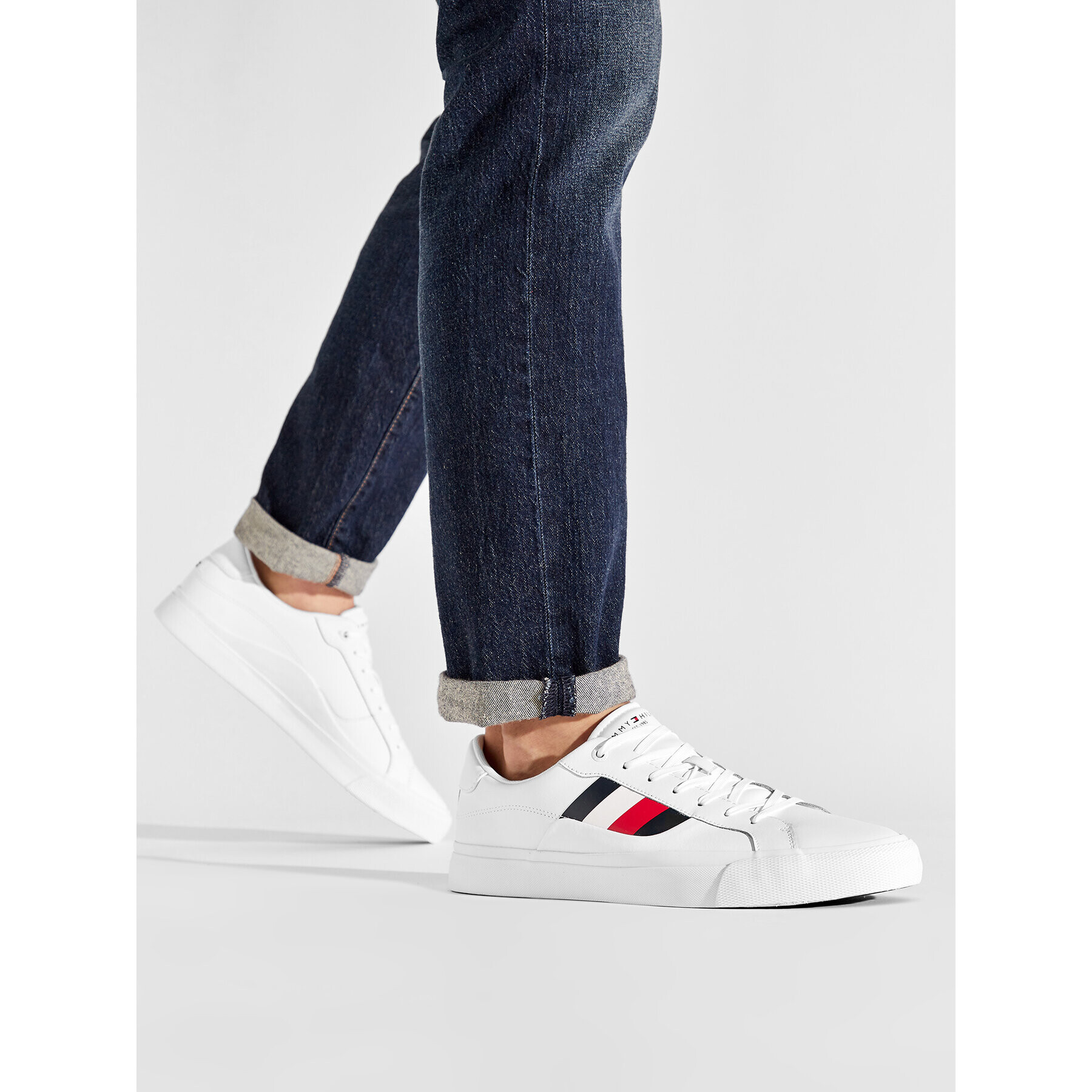 Tommy Hilfiger Tenis superge Core Stripes Vulc Leather FM0FM04140 Bela - Pepit.si