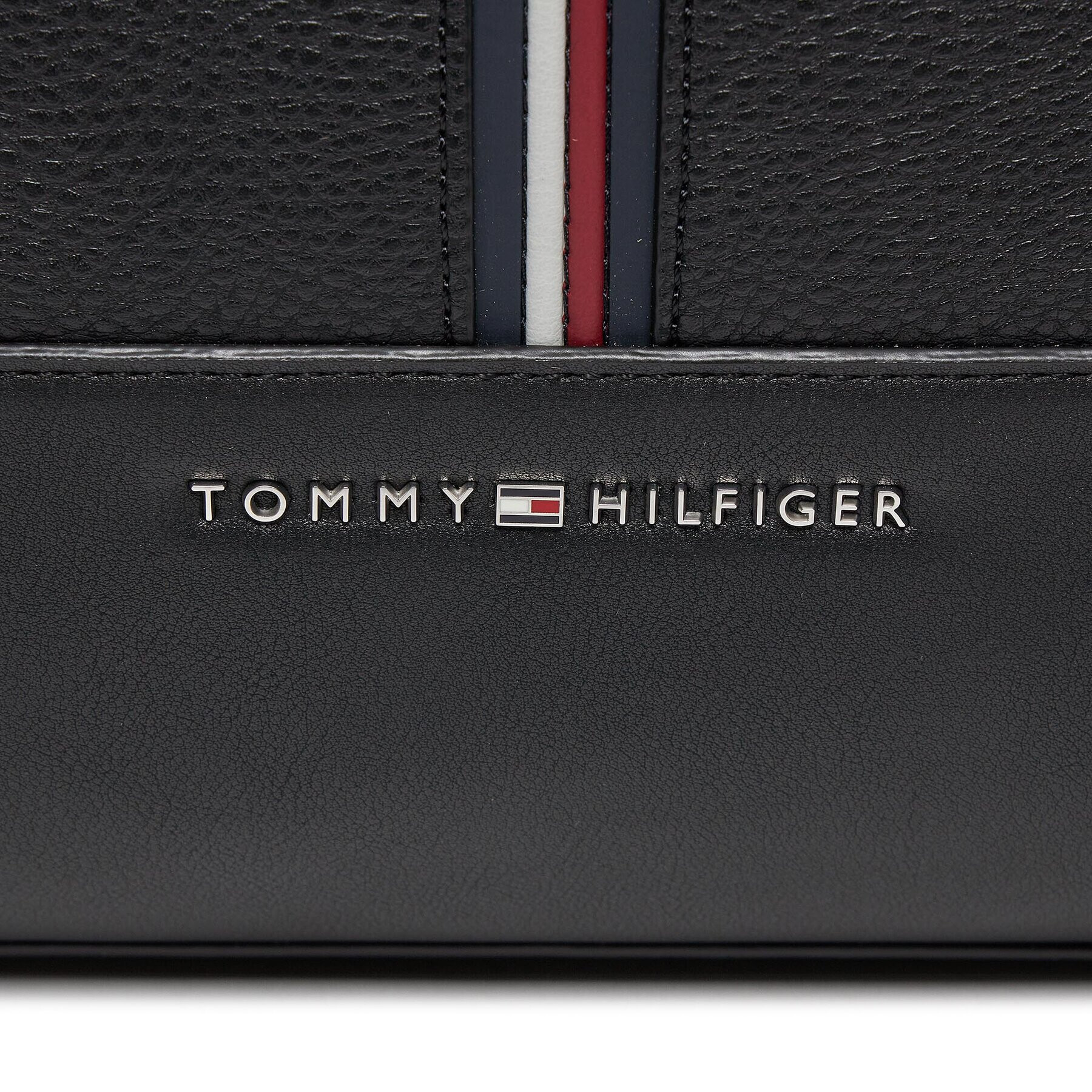 Tommy Hilfiger Torbica Th Central Duffle AM0AM11821 Črna - Pepit.si