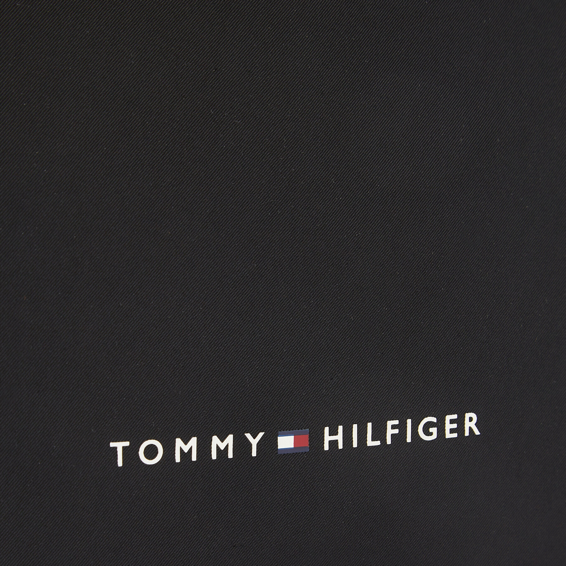 Tommy Hilfiger Torbica za okrog pasu Th Skyline Mini Crossover AM0AM11547 Črna - Pepit.si