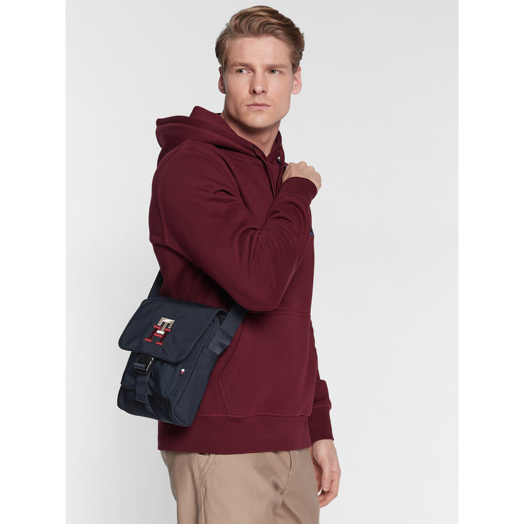 Tommy Hilfiger Torbica za okrog pasu Th Twilight Mini Messenger AM0AM10548 Mornarsko modra - Pepit.si