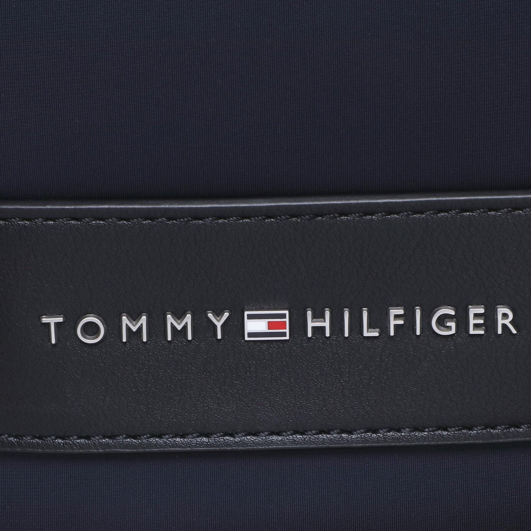 Tommy Hilfiger Torbica za okrog pasu Urban Nylon Mini Reporter AM0AM10570 Mornarsko modra - Pepit.si