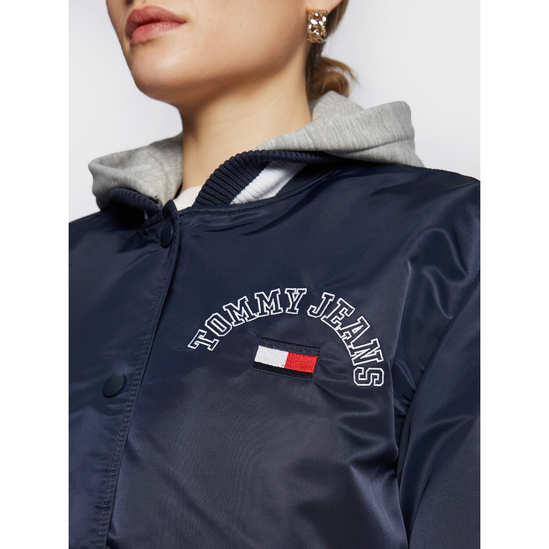 Tommy Jeans Bomber jakna Graphic DW0DW14936 Mornarsko modra Regular Fit - Pepit.si