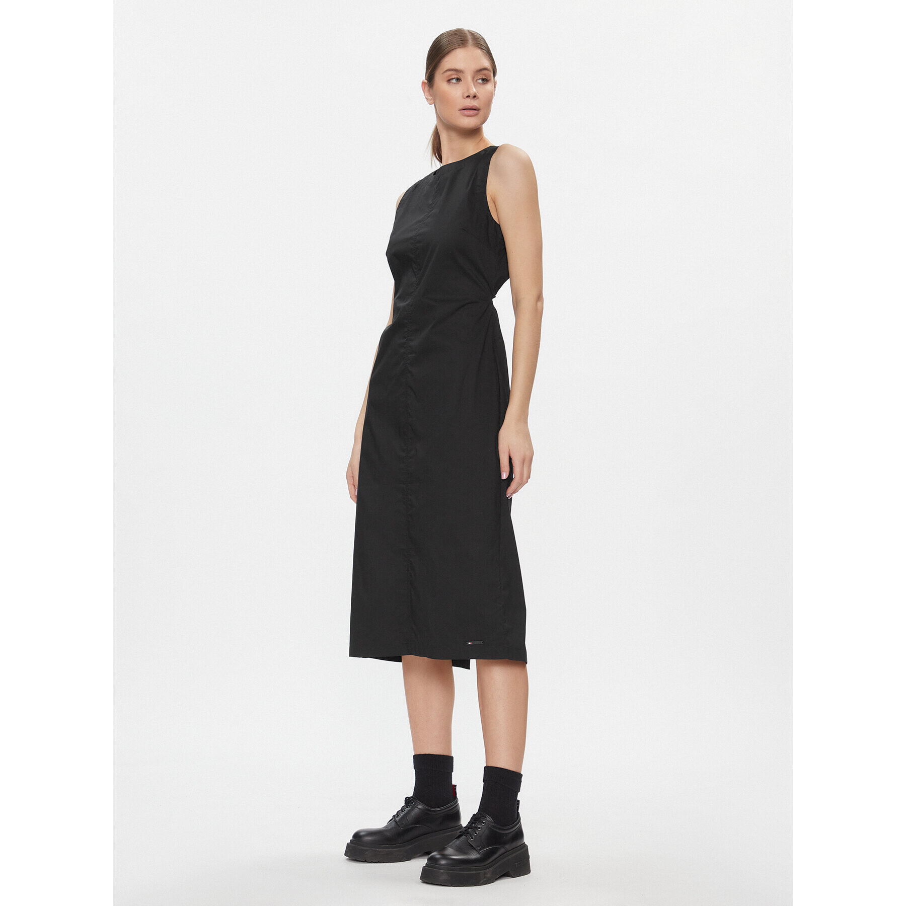 Tommy Jeans Cocktail obleka Tjw Open Back Cotton Midi Dress DW0DW17431 Črna Slim Fit - Pepit.si