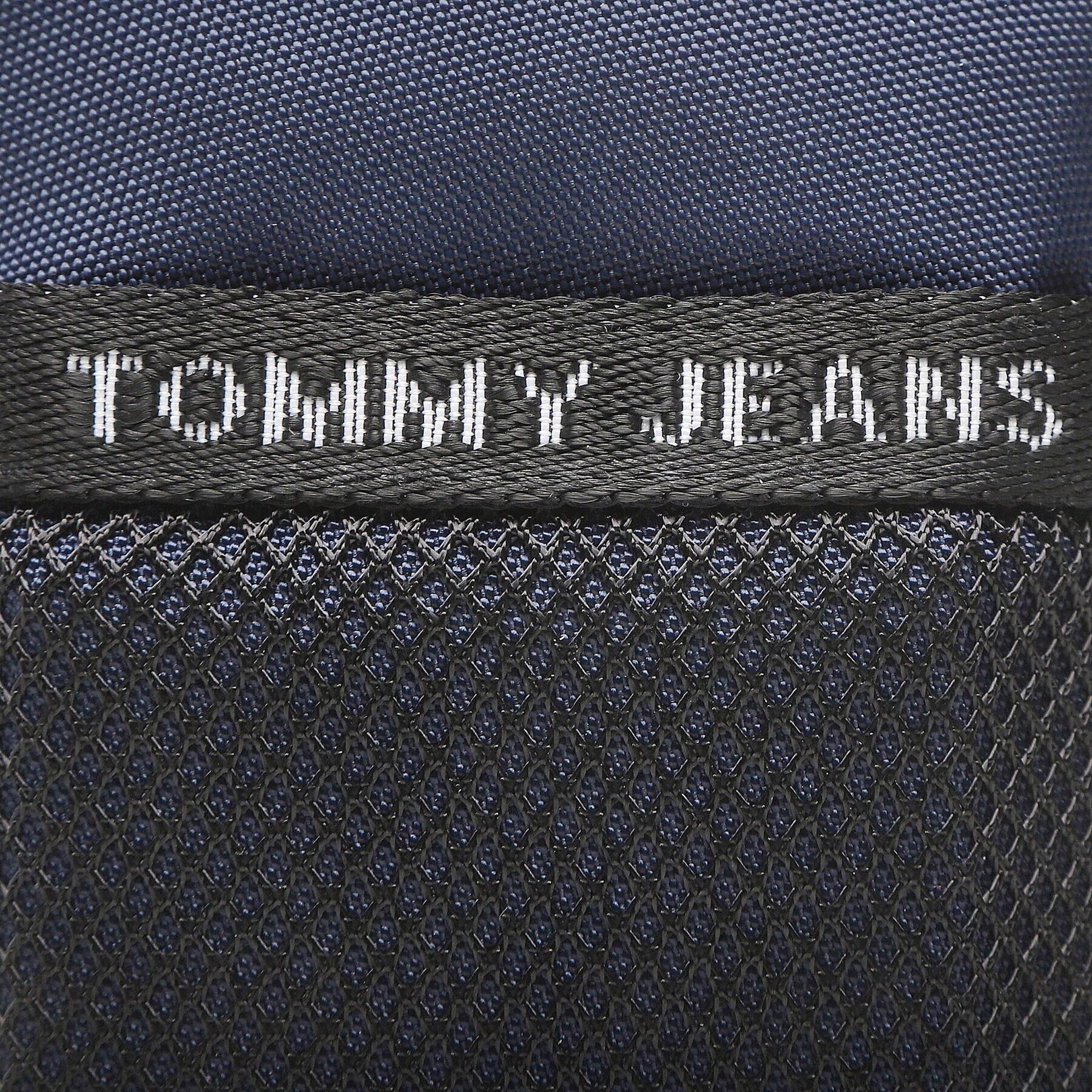 Tommy Jeans Etui za mobitel Tjm Essential Phone Pouch AM0AM11023 Mornarsko modra - Pepit.si