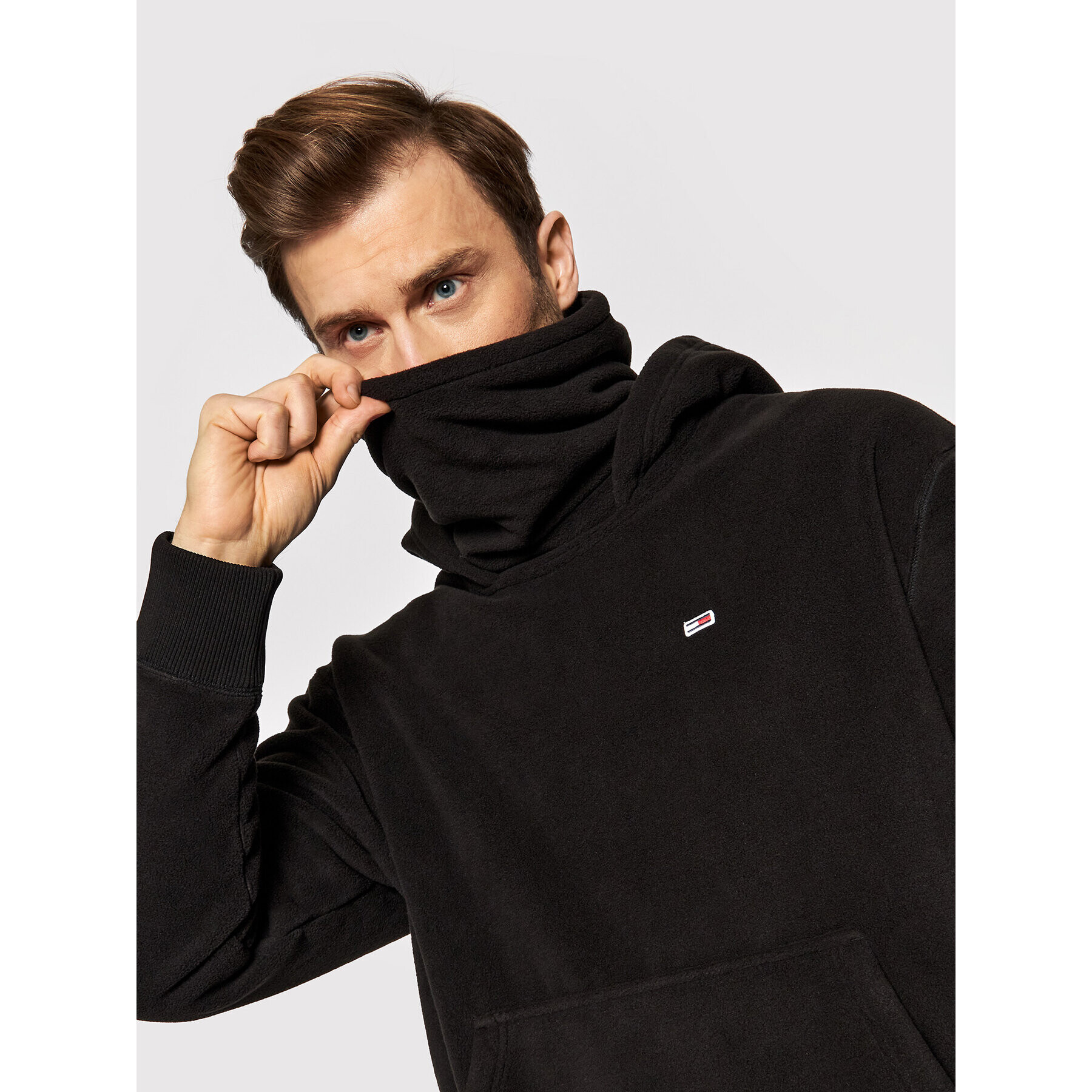 Tommy Jeans Flis Funnel Neck Winter DM0DM12379 Črna Regular Fit - Pepit.si