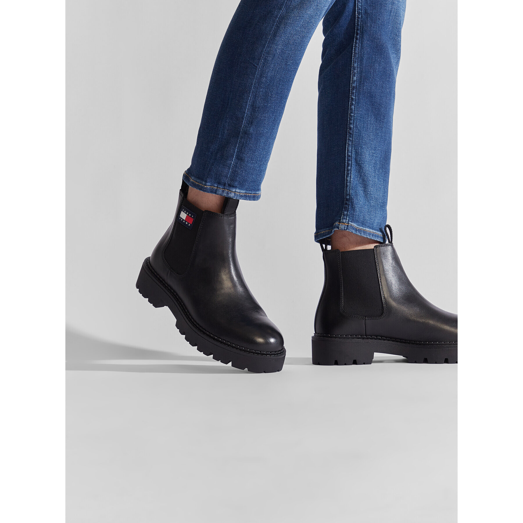 Tommy Jeans Gležnjarji Chelsea Heritage Branding Chelsea Boot EM0EM01058 Črna - Pepit.si