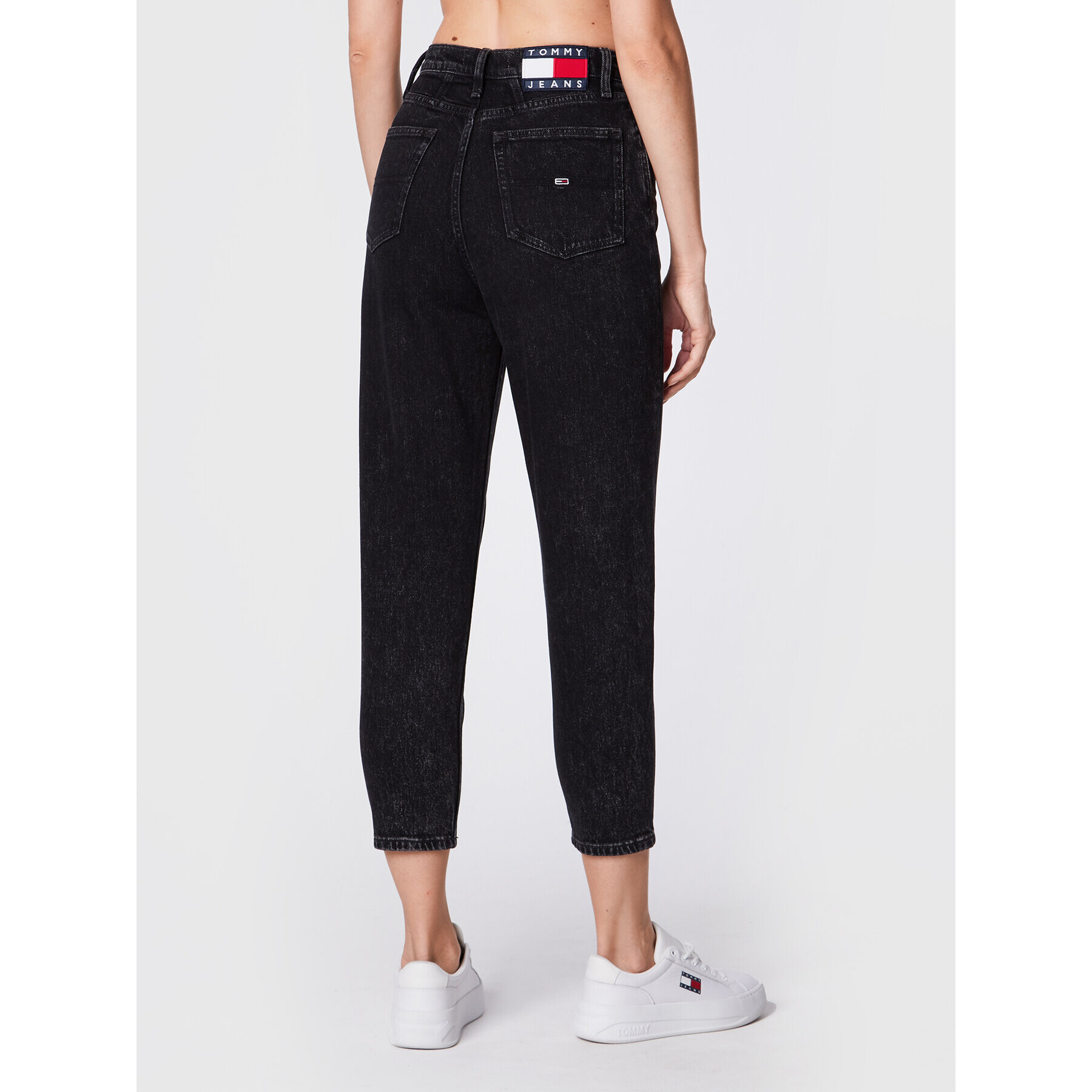 Tommy Jeans Jeans hlače DW0DW13371 Črna Mom Fit - Pepit.si