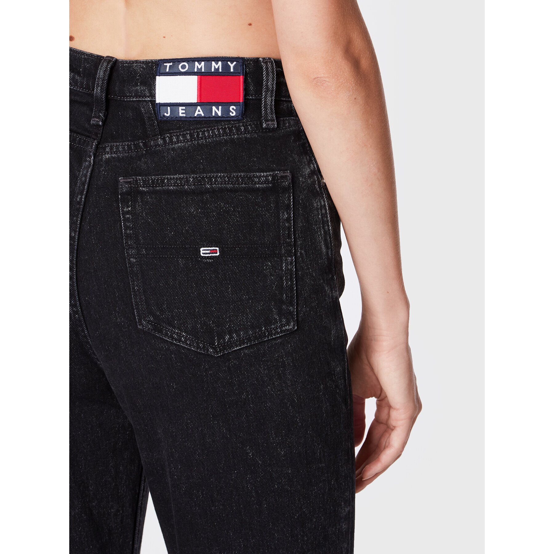 Tommy Jeans Jeans hlače DW0DW13371 Črna Mom Fit - Pepit.si