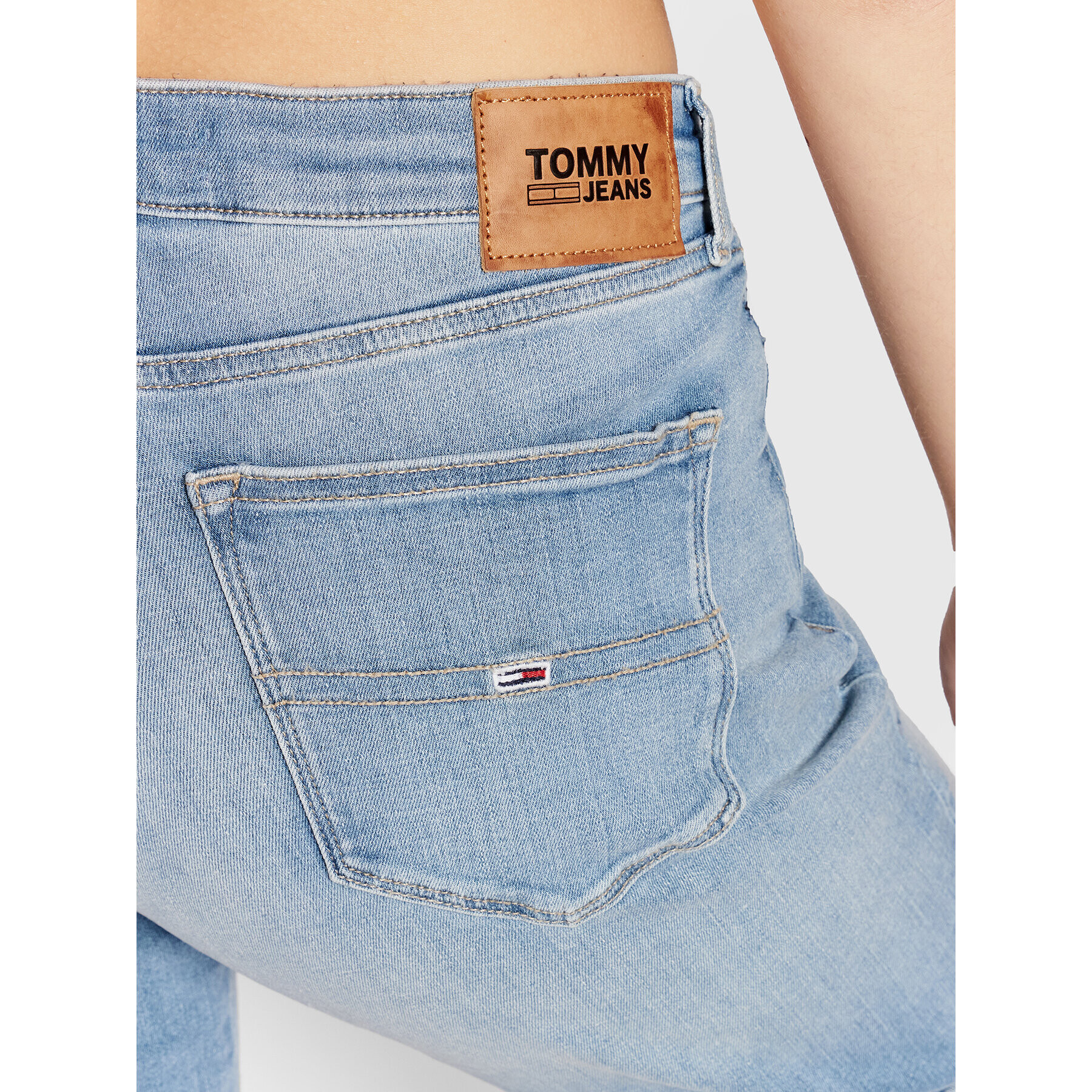 Tommy Jeans Jeans kratke hlače Bermuda DW0DW10531 Modra Regular Fit - Pepit.si