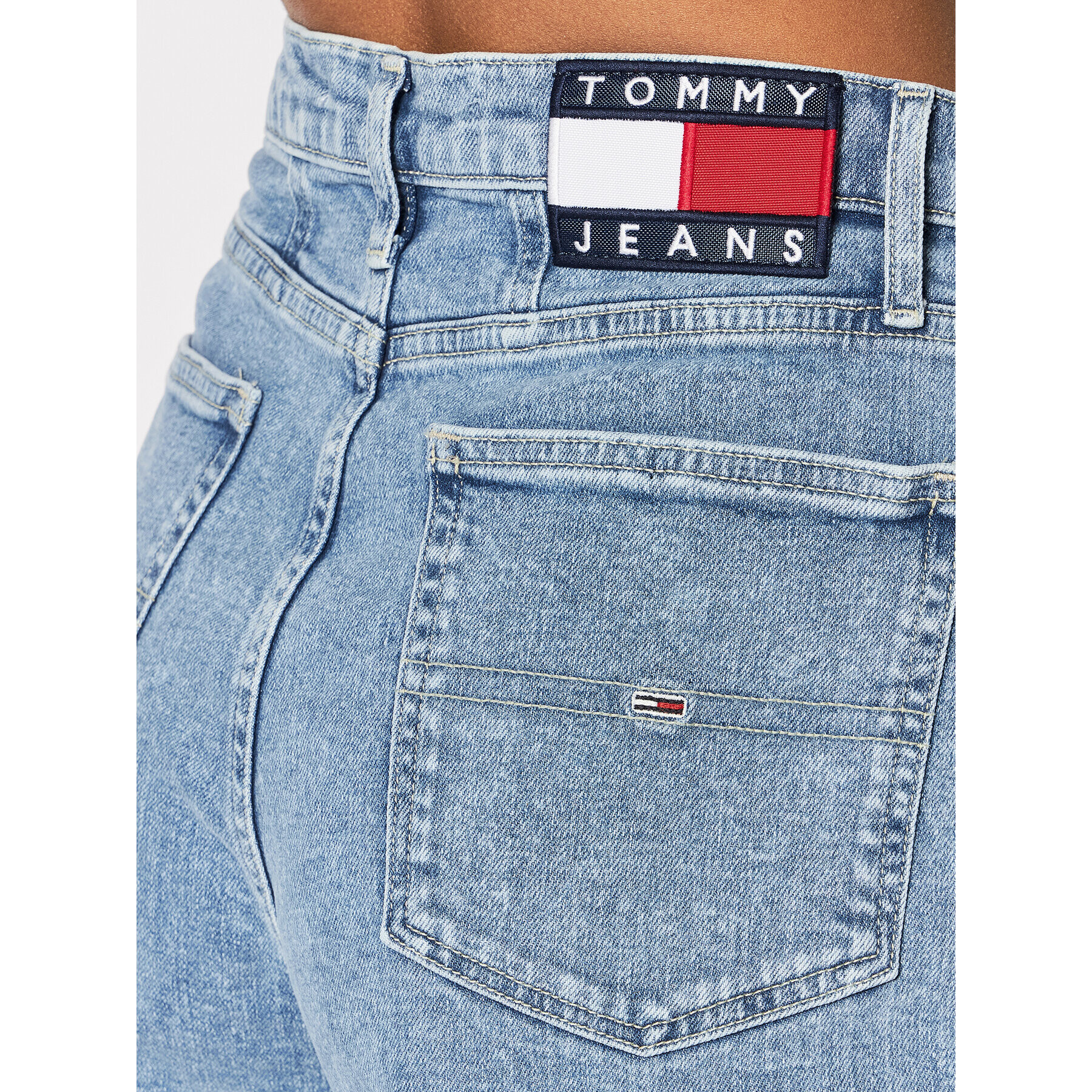 Tommy Jeans Jeans kratke hlače DW0DW12506 Modra Mom Fit - Pepit.si