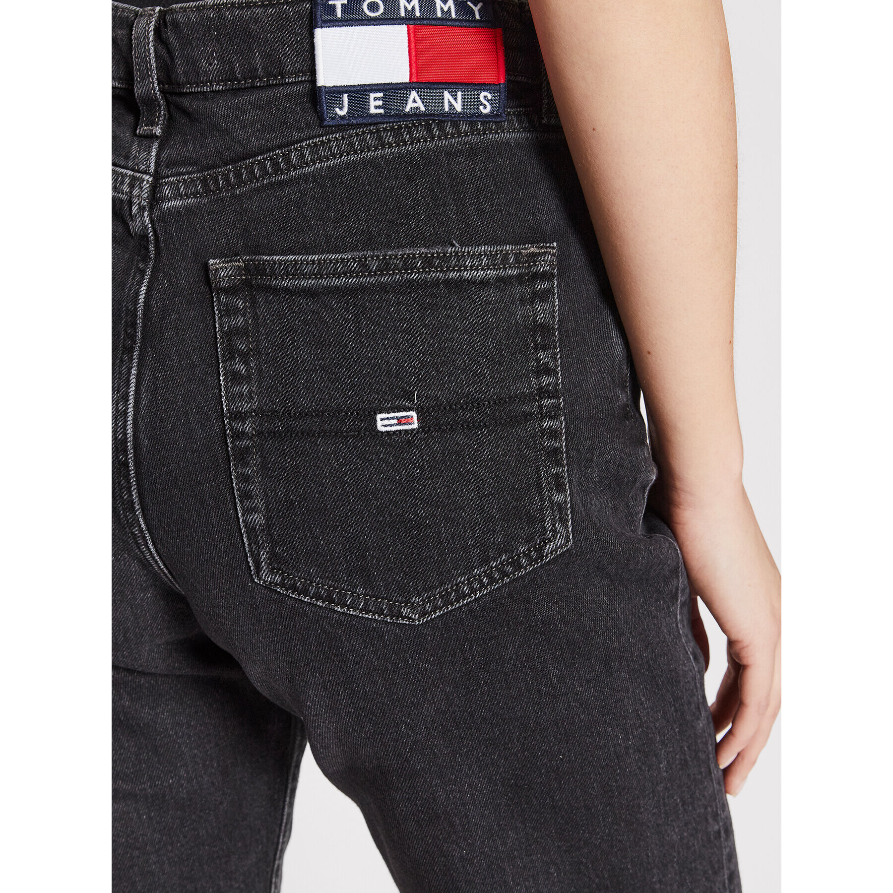 Tommy Jeans Jeans kratke hlače Harper DW0DW12510 Črna Regular Fit - Pepit.si