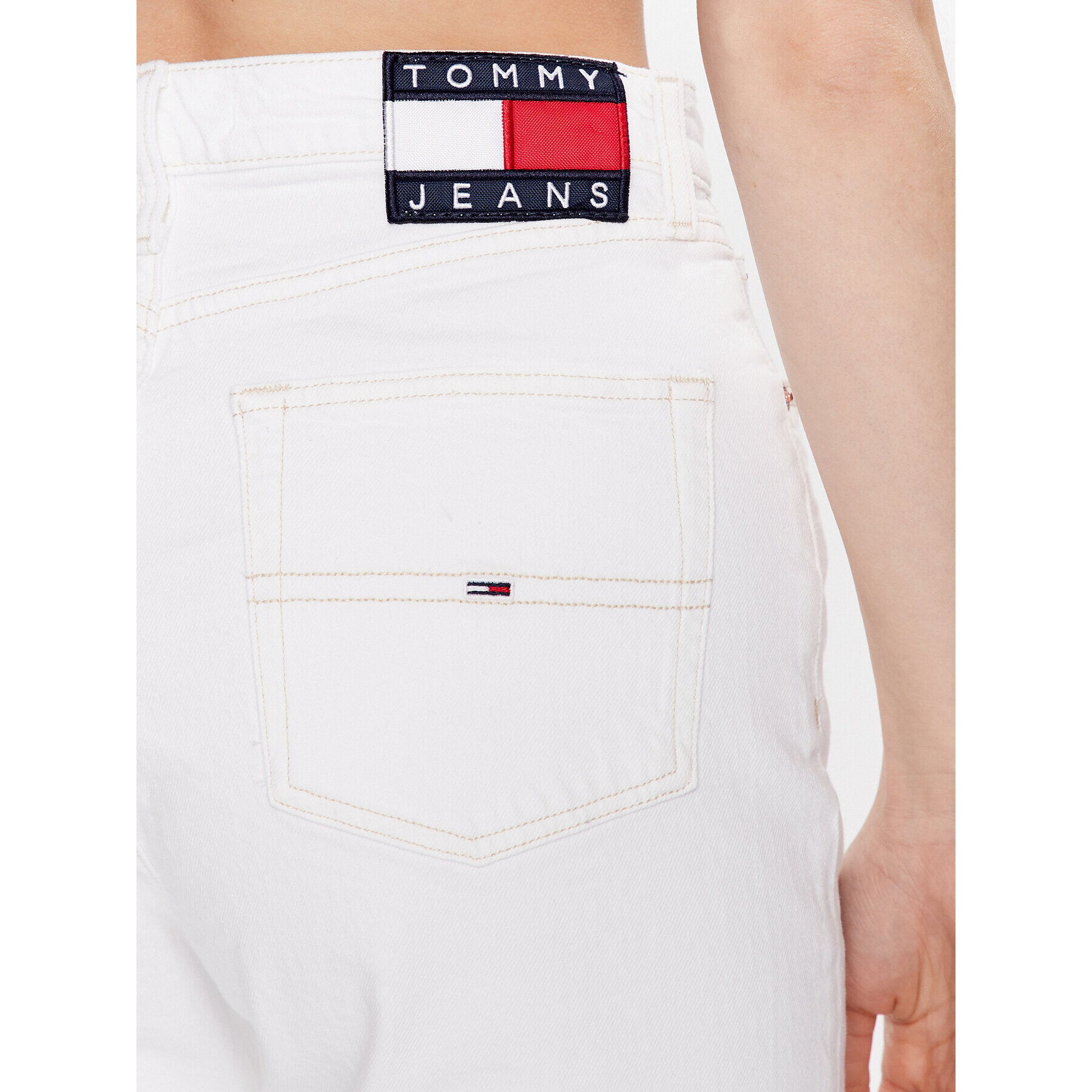 Tommy Jeans Jeans kratke hlače Harper DW0DW15595 Bela Regular Fit - Pepit.si