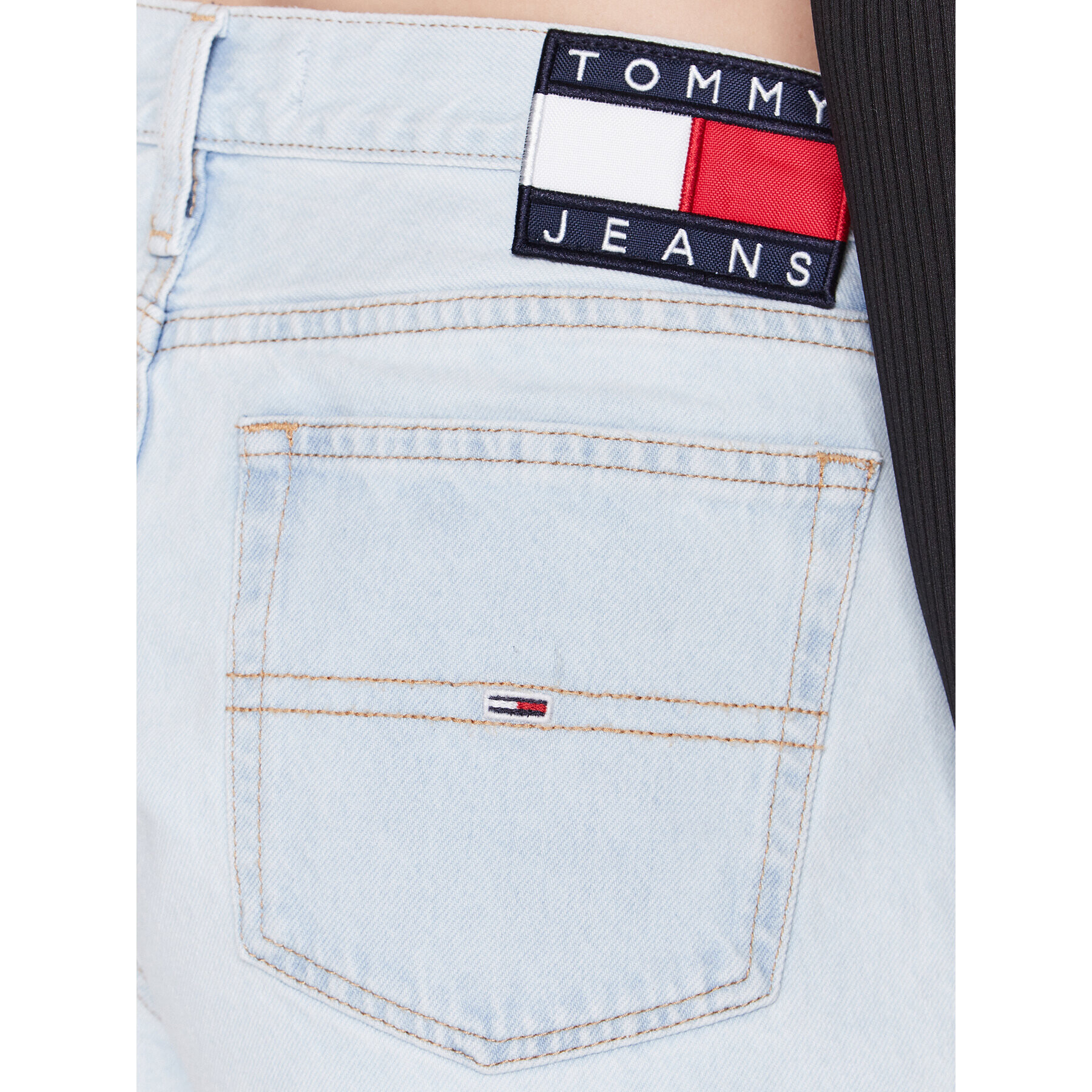 Tommy Jeans Jeans kratke hlače Hotpant DW0DW15593 Modra Regular Fit - Pepit.si