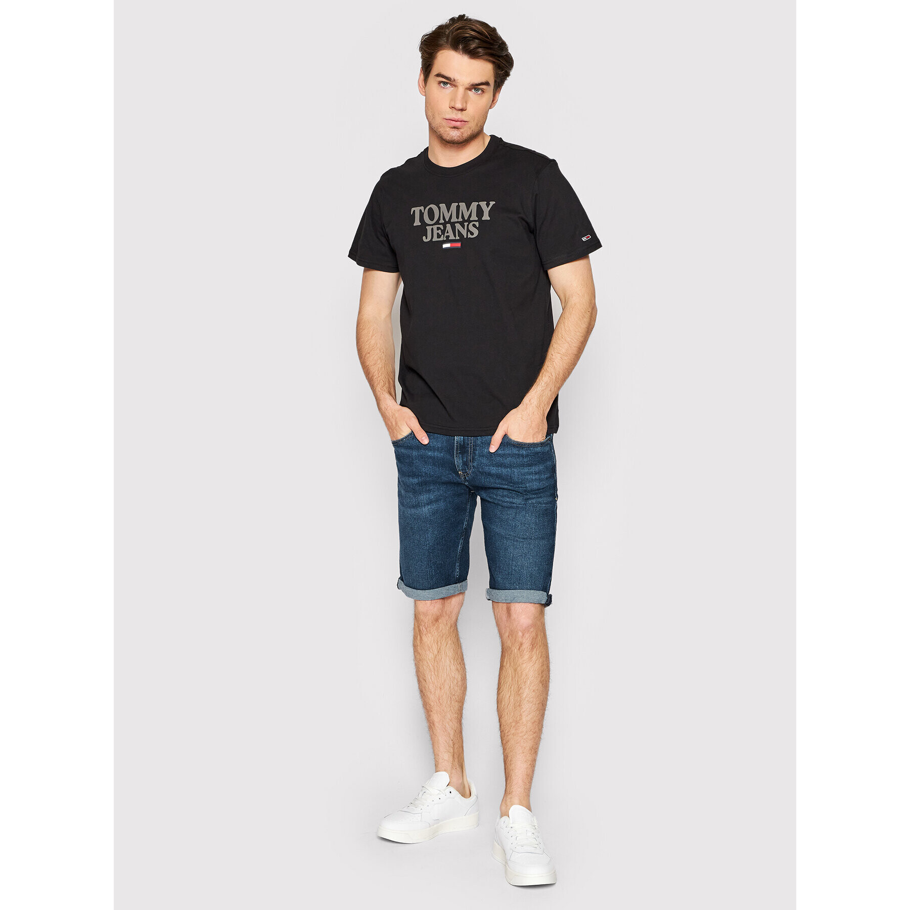 Tommy Jeans Jeans kratke hlače Ronnie DM0DM12739 Mornarsko modra Relaxed Fit - Pepit.si