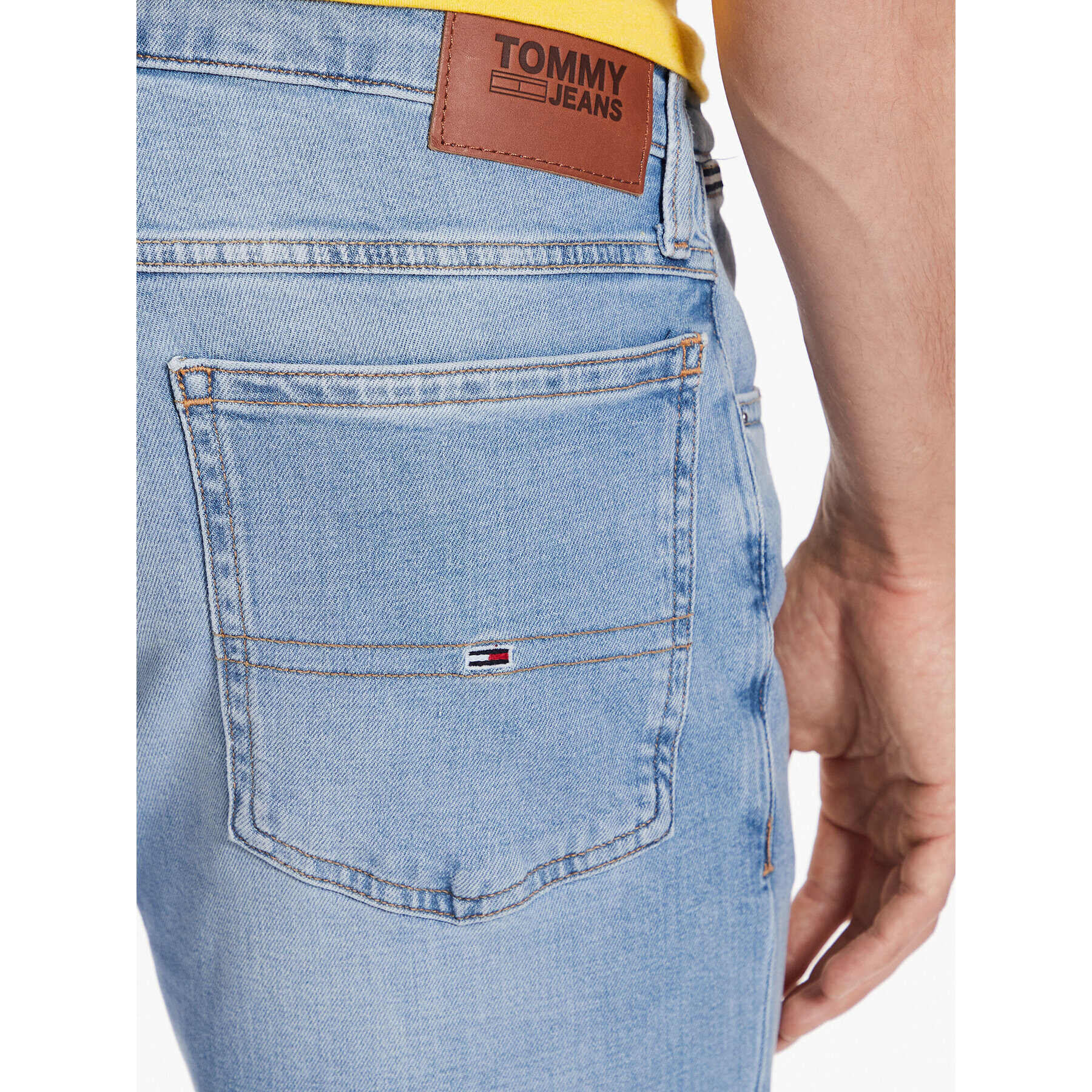 Tommy Jeans Jeans kratke hlače Ronnie DM0DM16150 Modra Relaxed Fit - Pepit.si