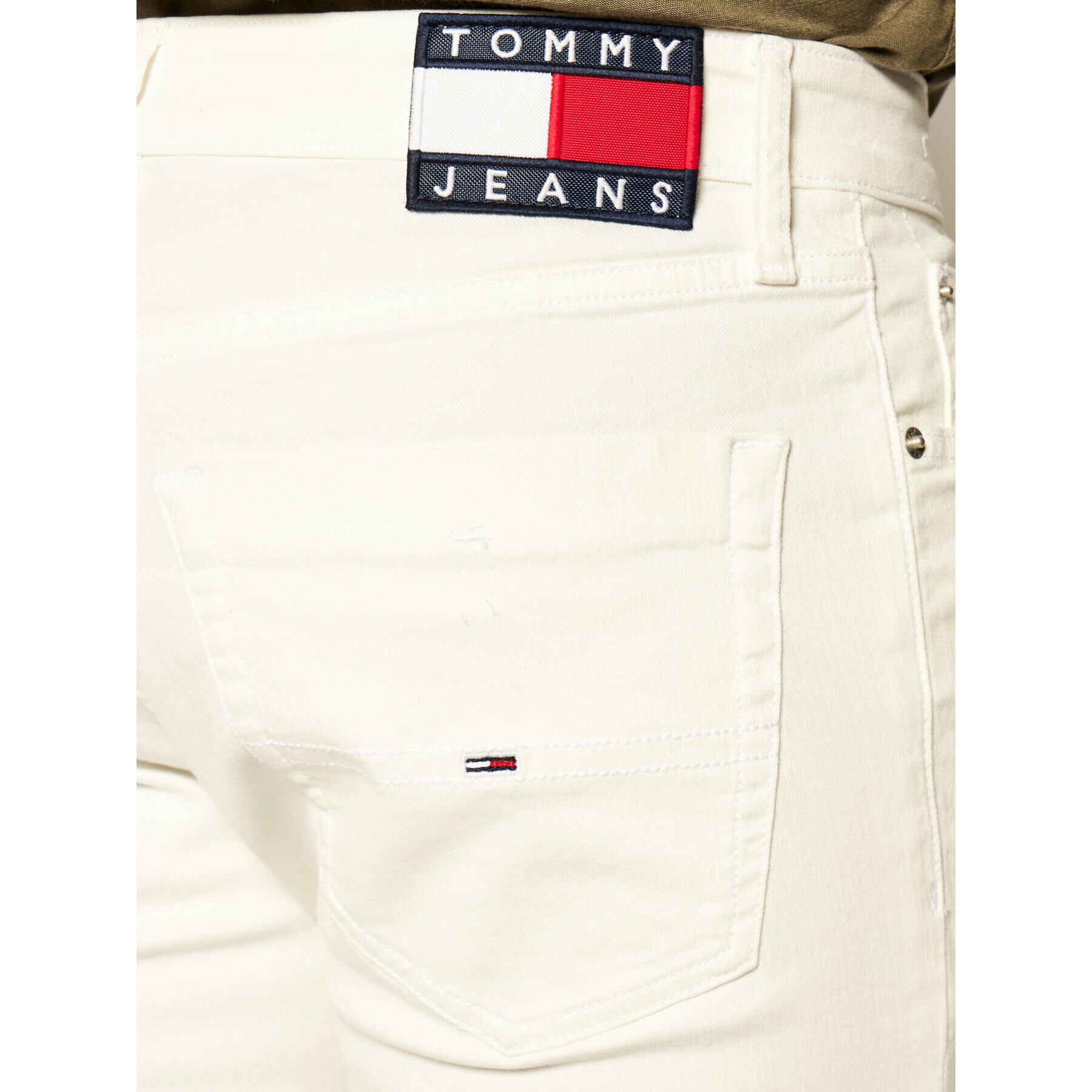 Tommy Jeans Jeans kratke hlače Scanton DM0DM07960 Bela Regular Fit - Pepit.si