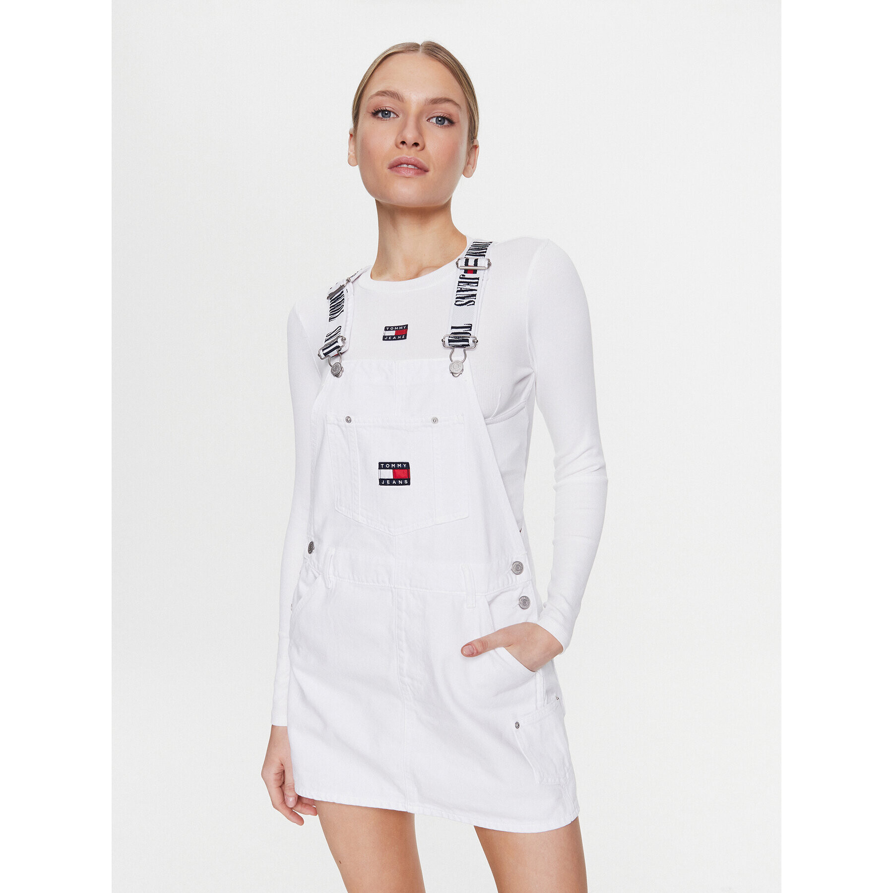 Tommy Jeans Jeans obleka Dungaree DW0DW15632 Bela Regular Fit - Pepit.si