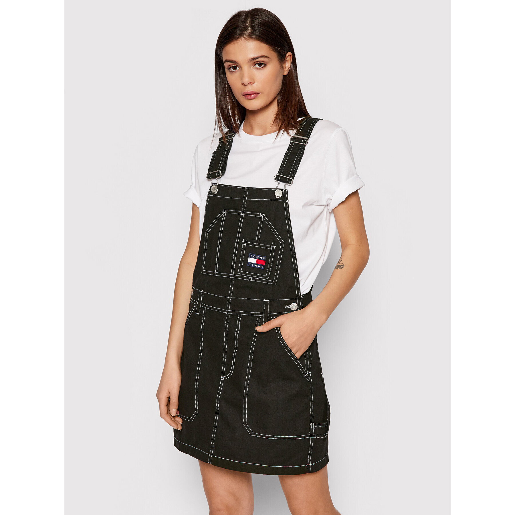 Tommy Jeans Jeans obleka Stitch Dungaree DW0DW11858 Črna Regular Fit - Pepit.si