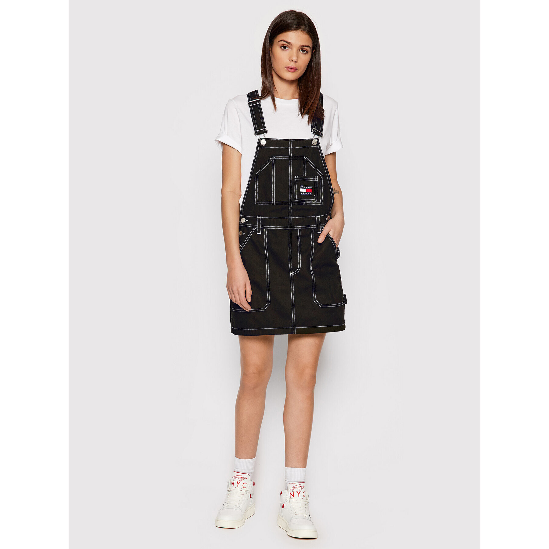 Tommy Jeans Jeans obleka Stitch Dungaree DW0DW11858 Črna Regular Fit - Pepit.si