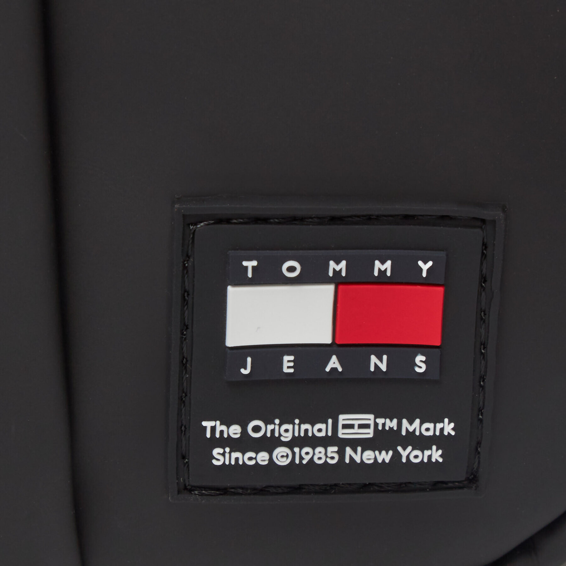 Tommy Jeans Kozmetični kovček AM0AM12077 Črna - Pepit.si