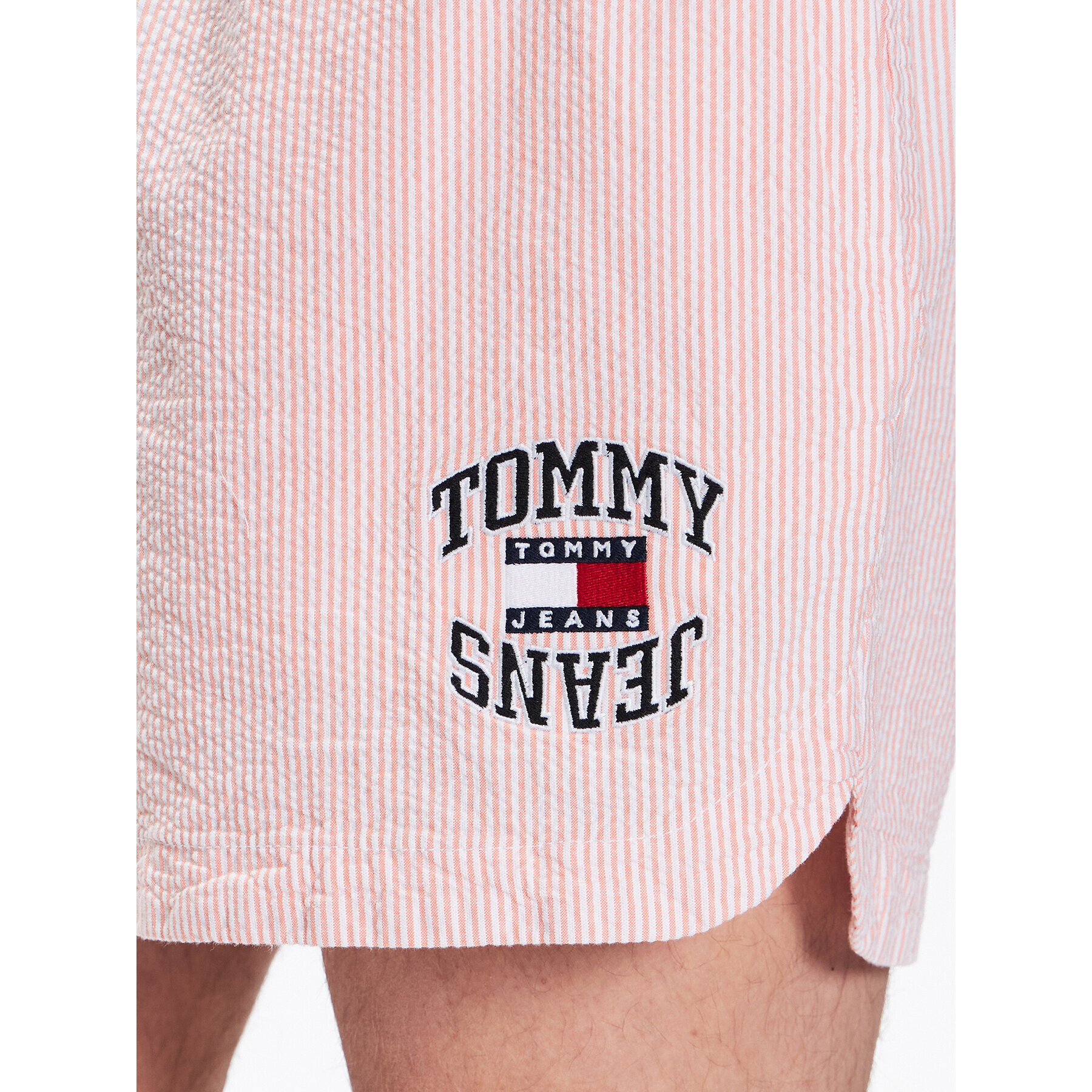 Tommy Jeans Kratke hlače iz tkanine DM0DM16294 Oranžna Regular Fit - Pepit.si