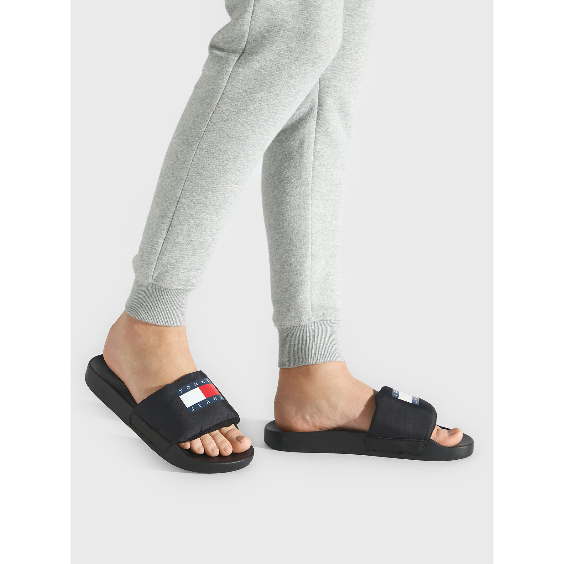 Tommy Jeans Natikači Padded Pool Slide EM0EM01041 Črna - Pepit.si