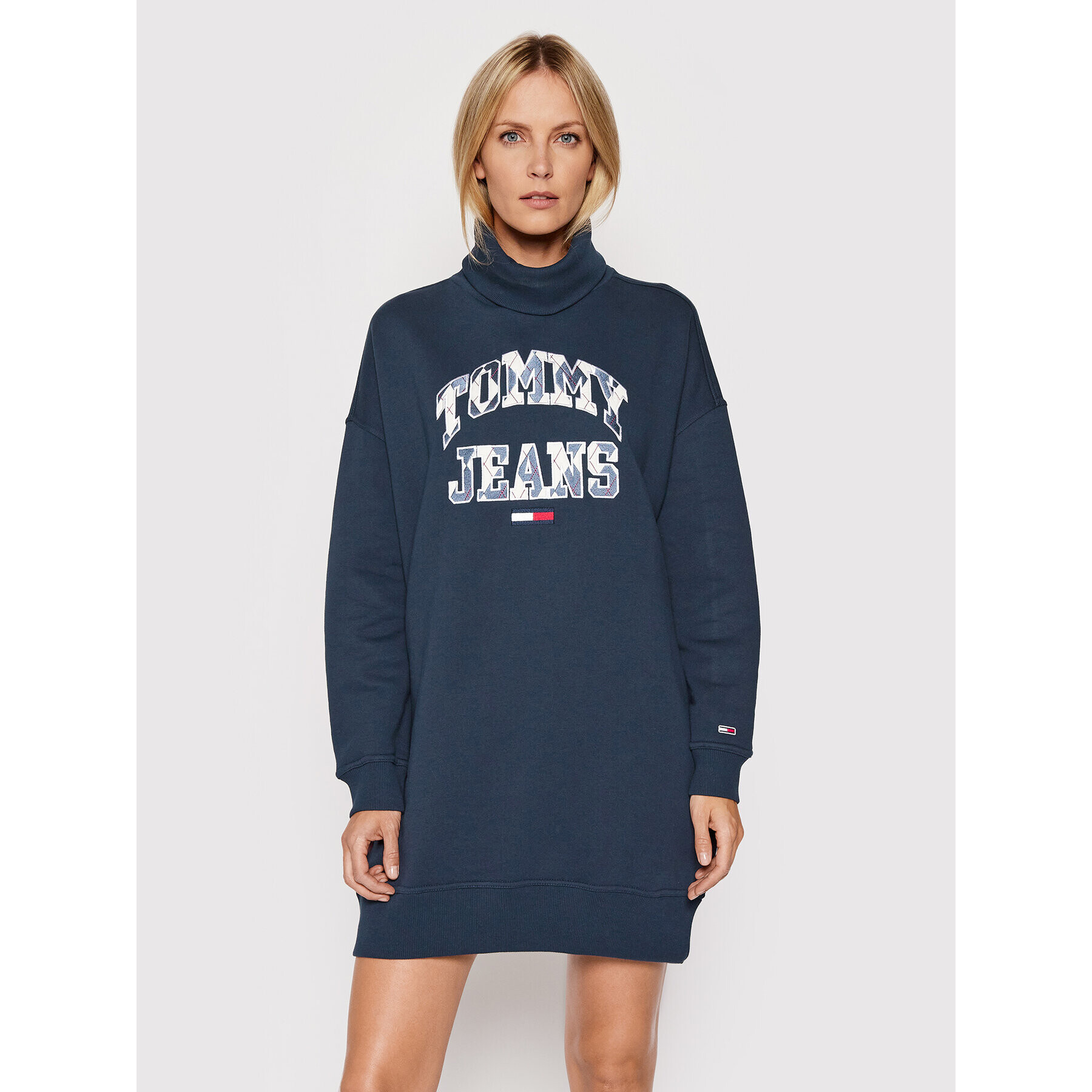 Tommy Jeans Pletena obleka College Argyle DW0DW11871 Mornarsko modra Relaxed Fit - Pepit.si