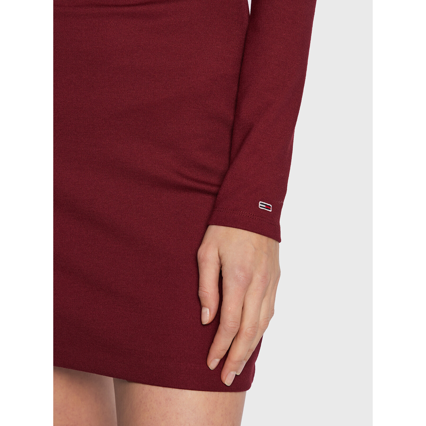 Tommy Jeans Pletena obleka Signature Bodycon DW0DW14386 Bordo rdeča Slim Fit - Pepit.si