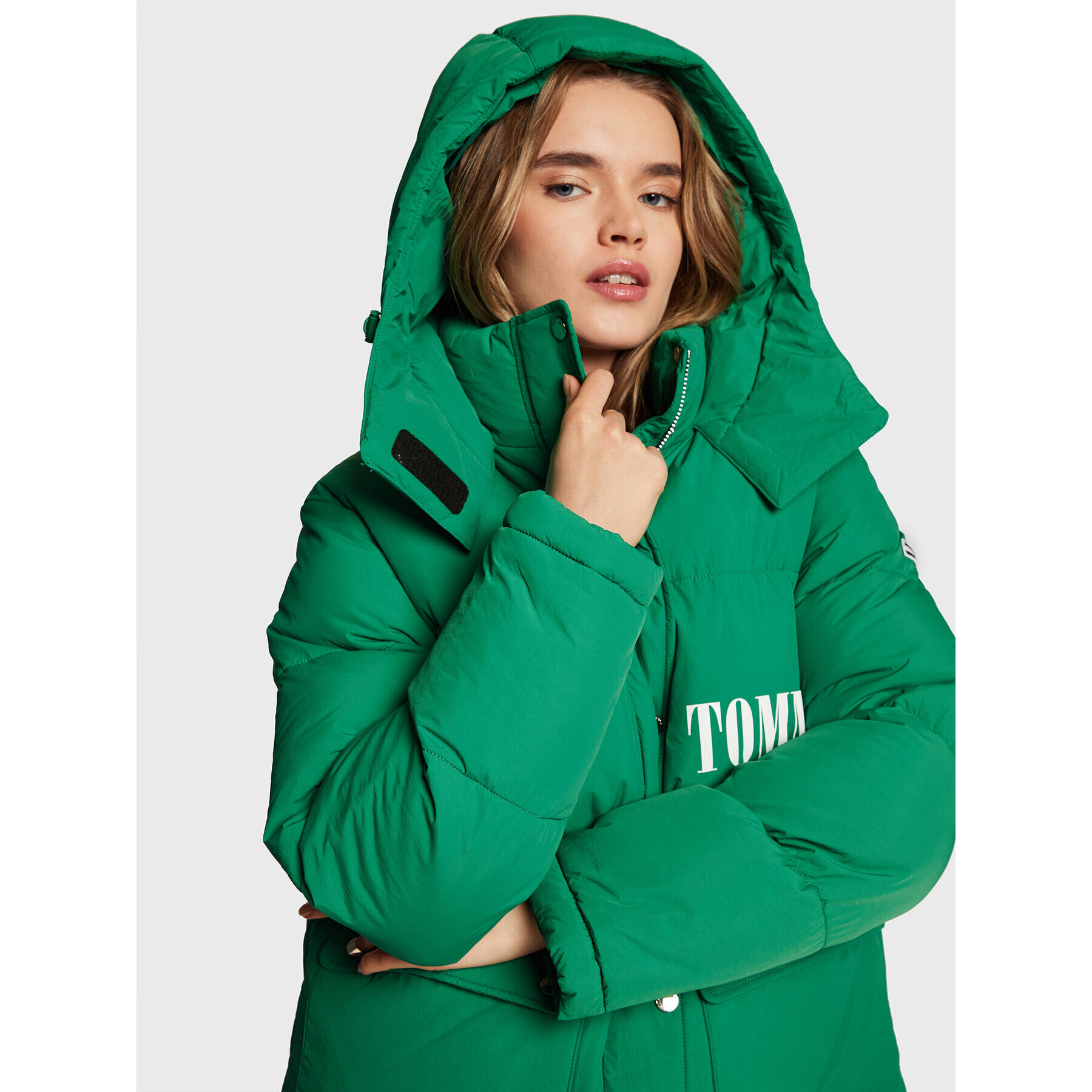 Tommy Jeans Puhovka A-Line Fashion DW0DW14307 Zelena Oversize - Pepit.si