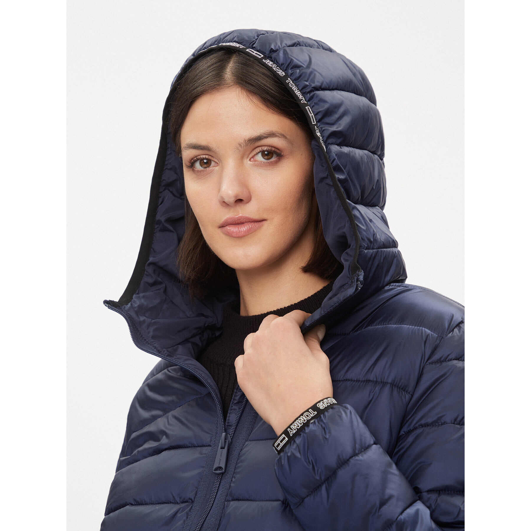 Tommy Jeans Puhovka Quilted DW0DW09350 Mornarsko modra Regular Fit - Pepit.si