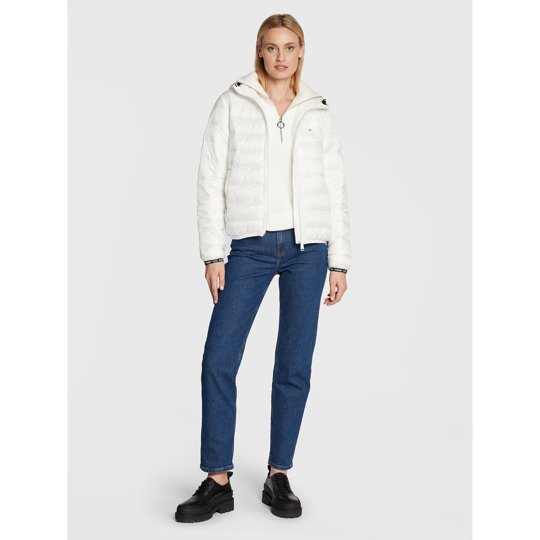 Tommy Jeans Puhovka Quilted Tape DW0DW09350 Bela Relaxed Fit - Pepit.si