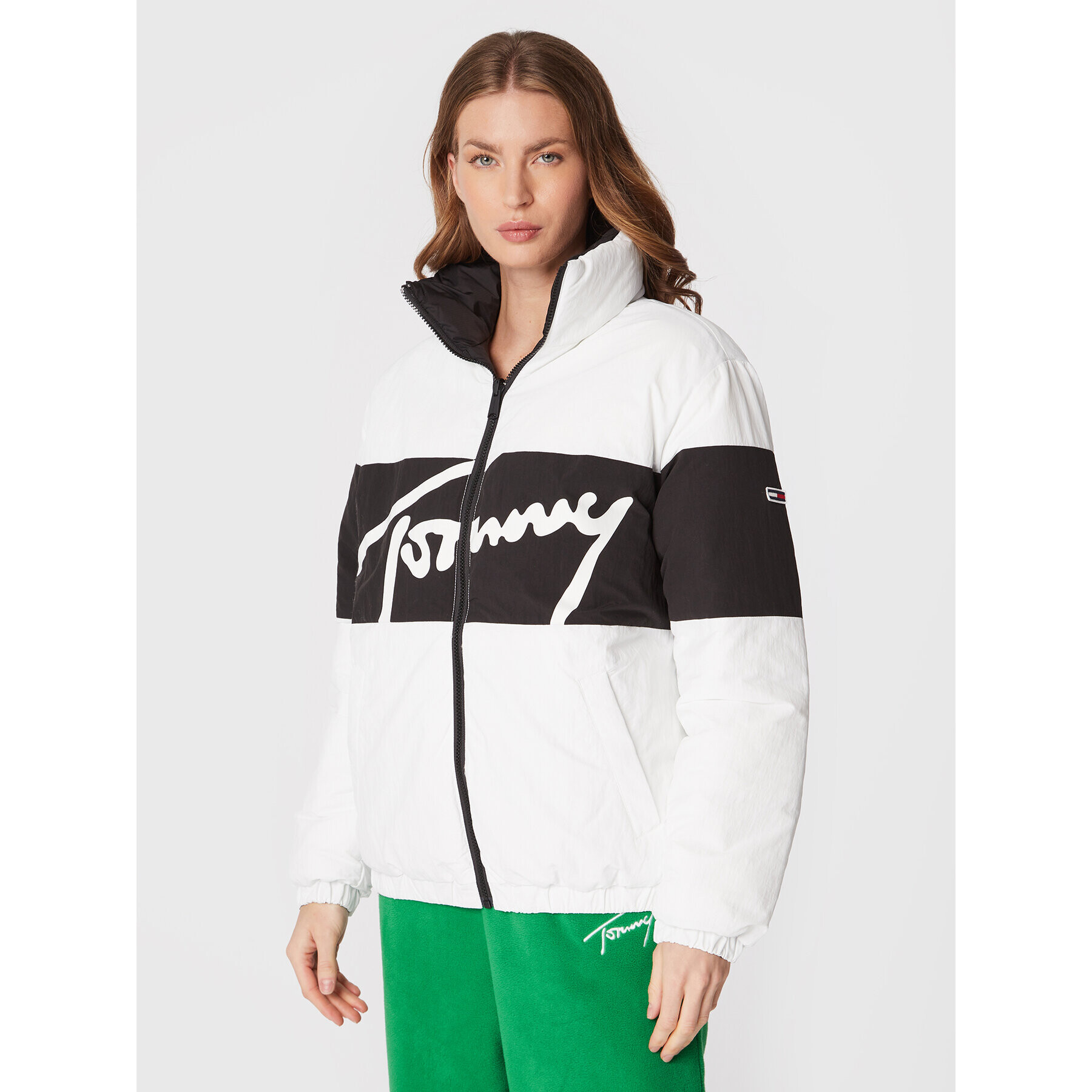 Tommy Jeans Puhovka Signature DW0DW14308 Bela Oversize - Pepit.si