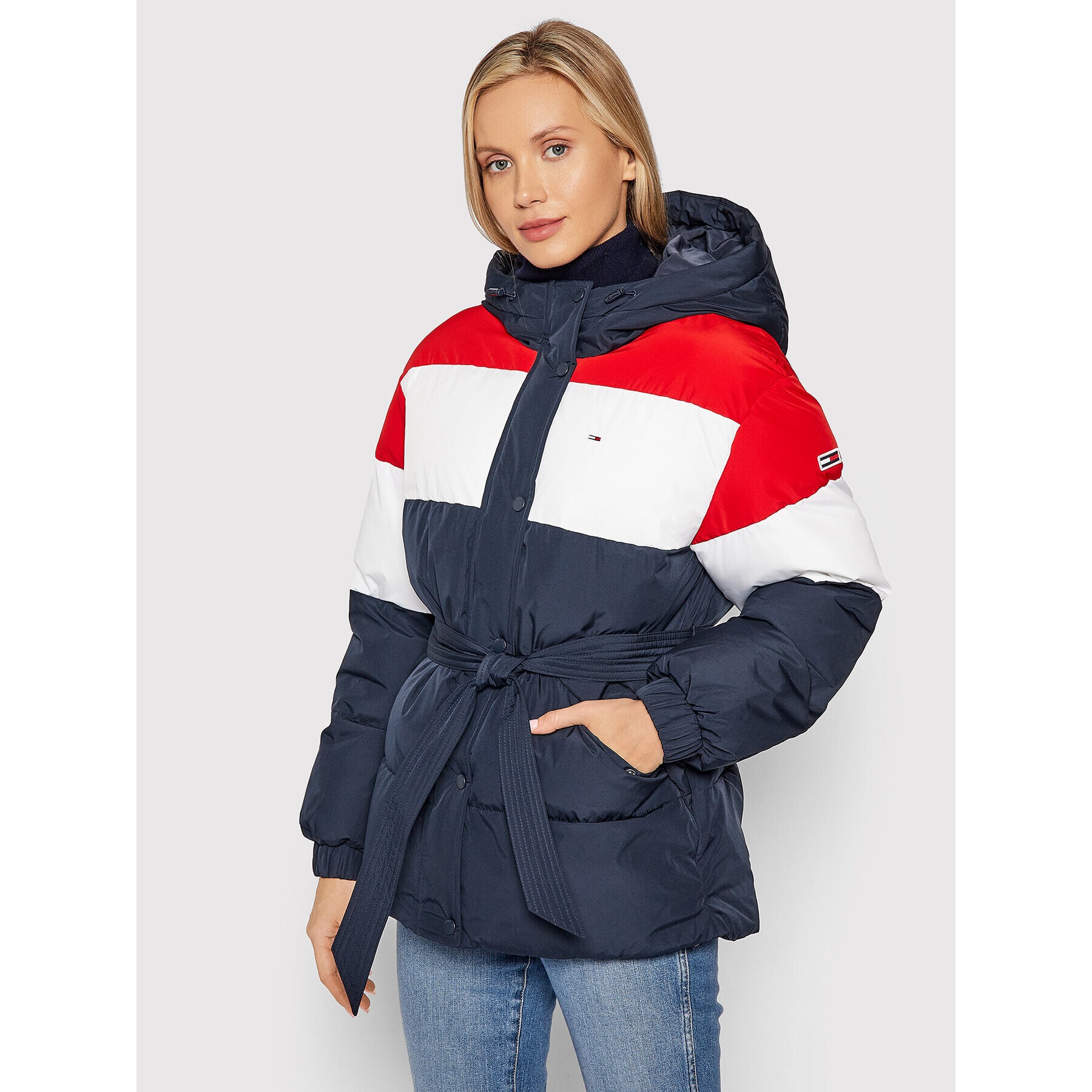 Tommy Jeans Puhovka Tjw Belsted Colorblock DW0DW11097 Mornarsko modra Regular Fit - Pepit.si