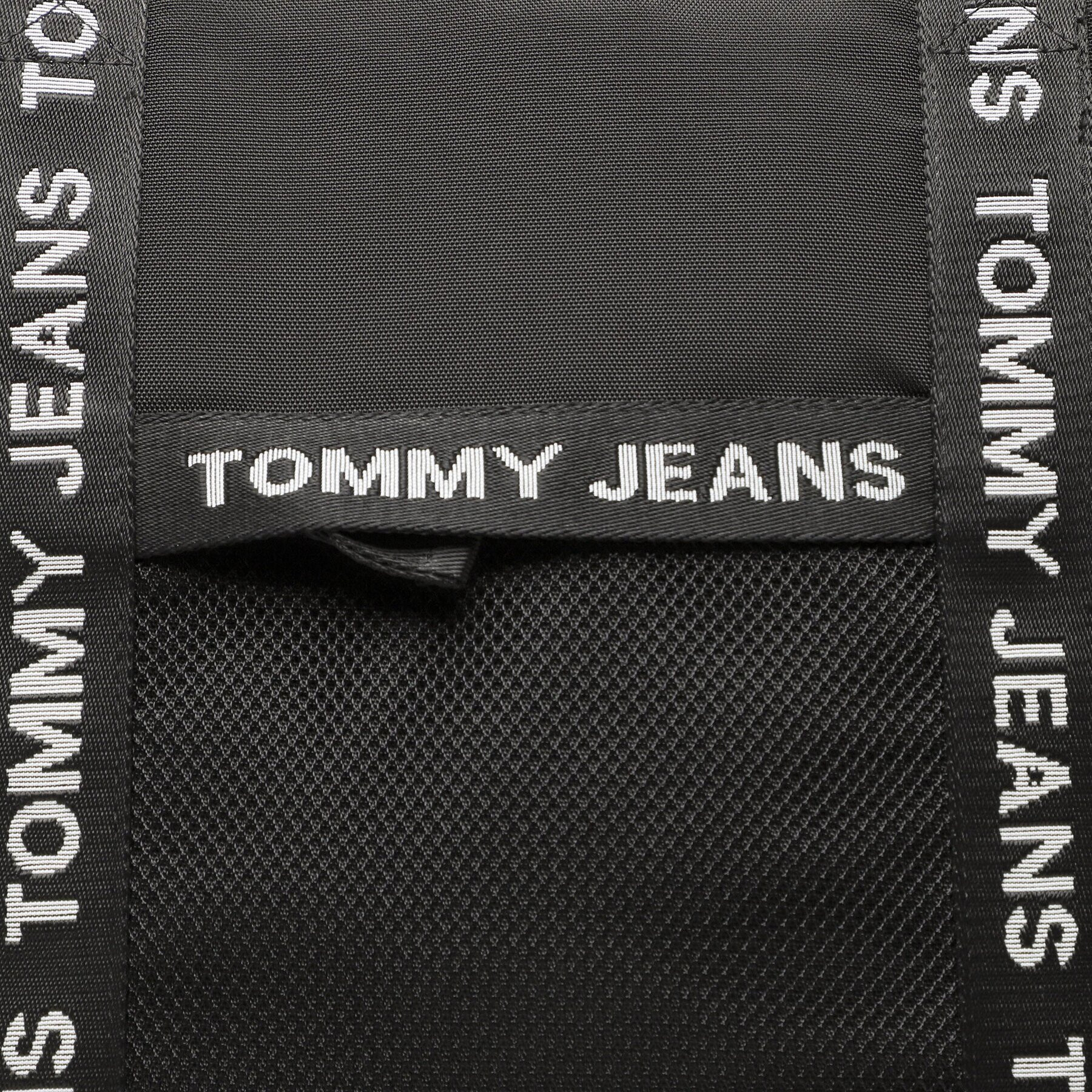 Tommy Jeans Ročna torba Tjm Essential Tote AM0AM10899 Črna - Pepit.si