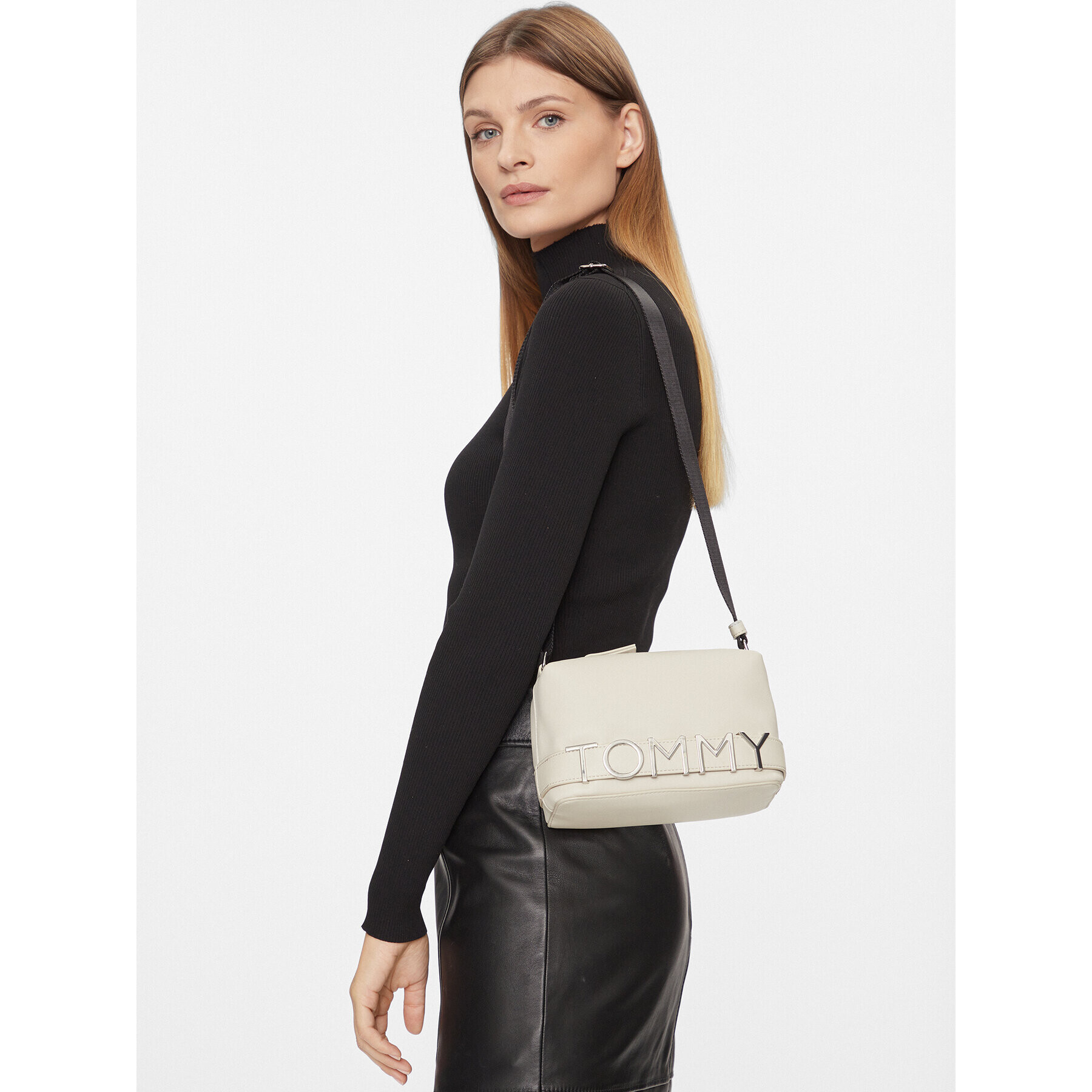 Tommy Jeans Ročna torba Tjw Bold Camera Bag AW0AW15432 Bež - Pepit.si