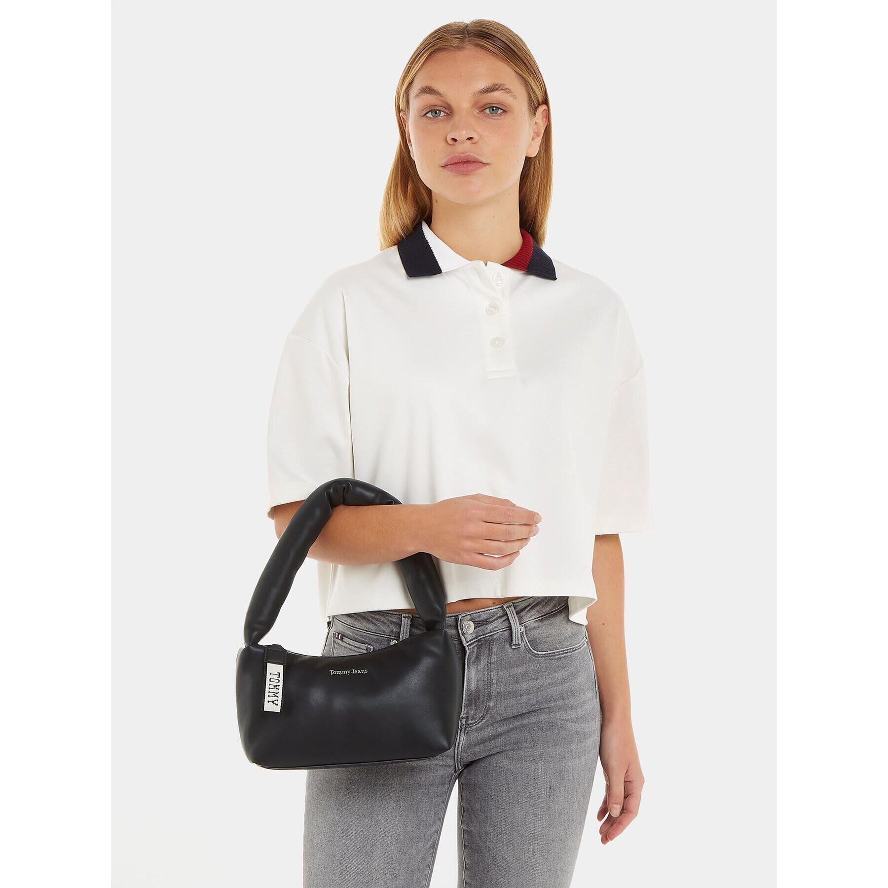 Tommy Jeans Ročna torba Tjw City Girl Shoulder Bag AW0AW14966 Črna - Pepit.si