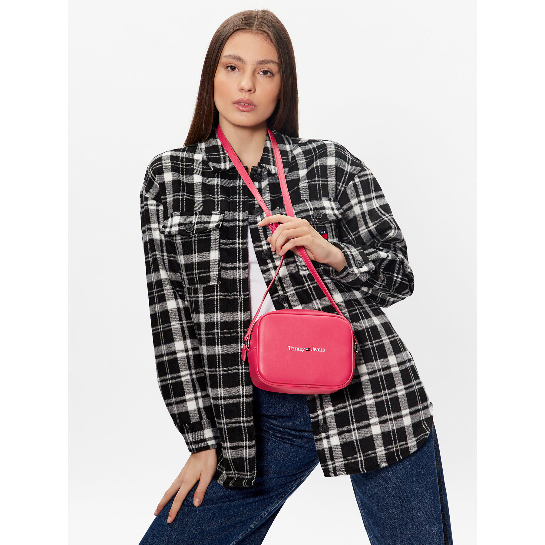 Tommy Jeans Ročna torba Tjw Essential Pu Camera Bag AW0AW14120 Roza - Pepit.si