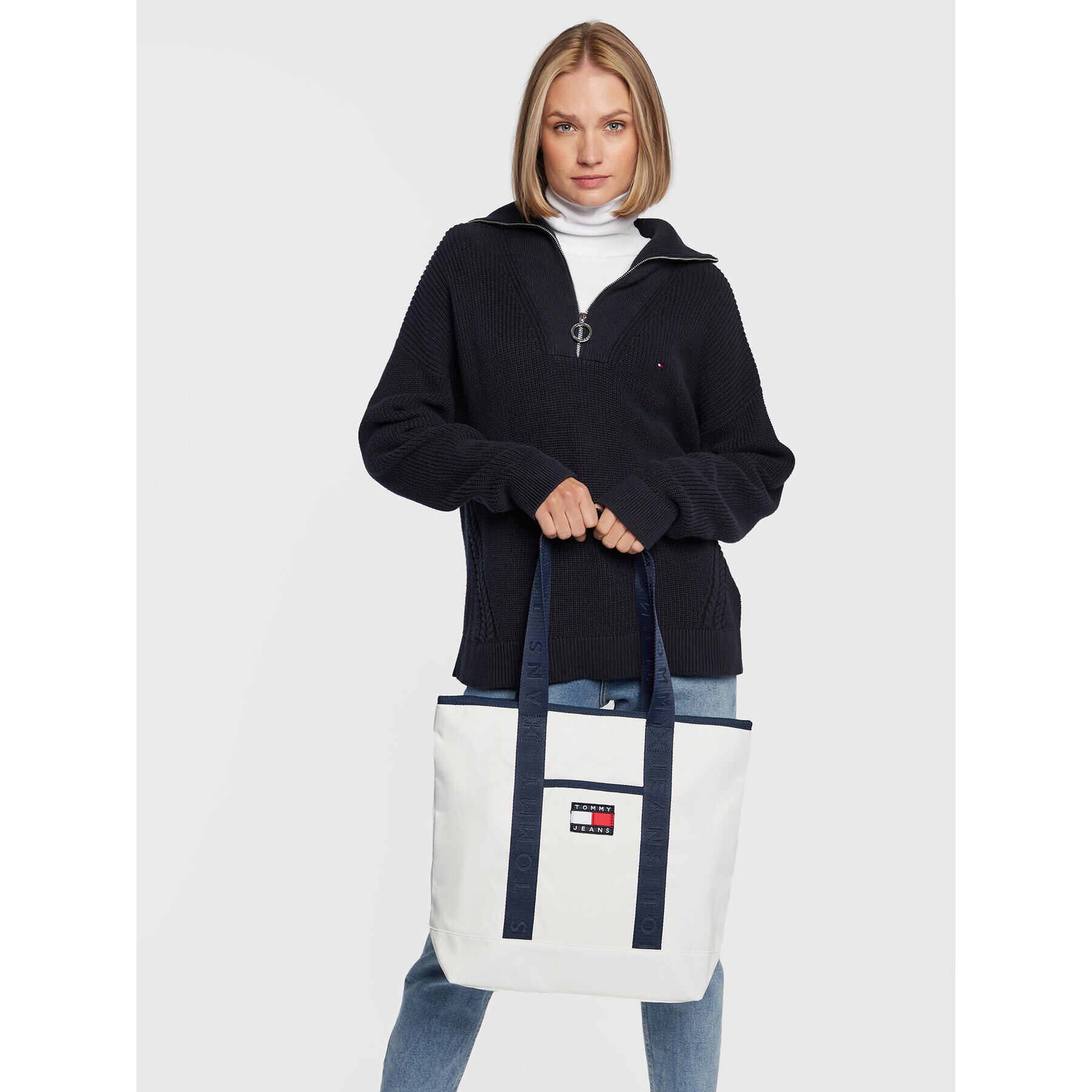 Tommy Jeans Ročna torba Tjw Heritage Tote AW0AW11841 Bela - Pepit.si