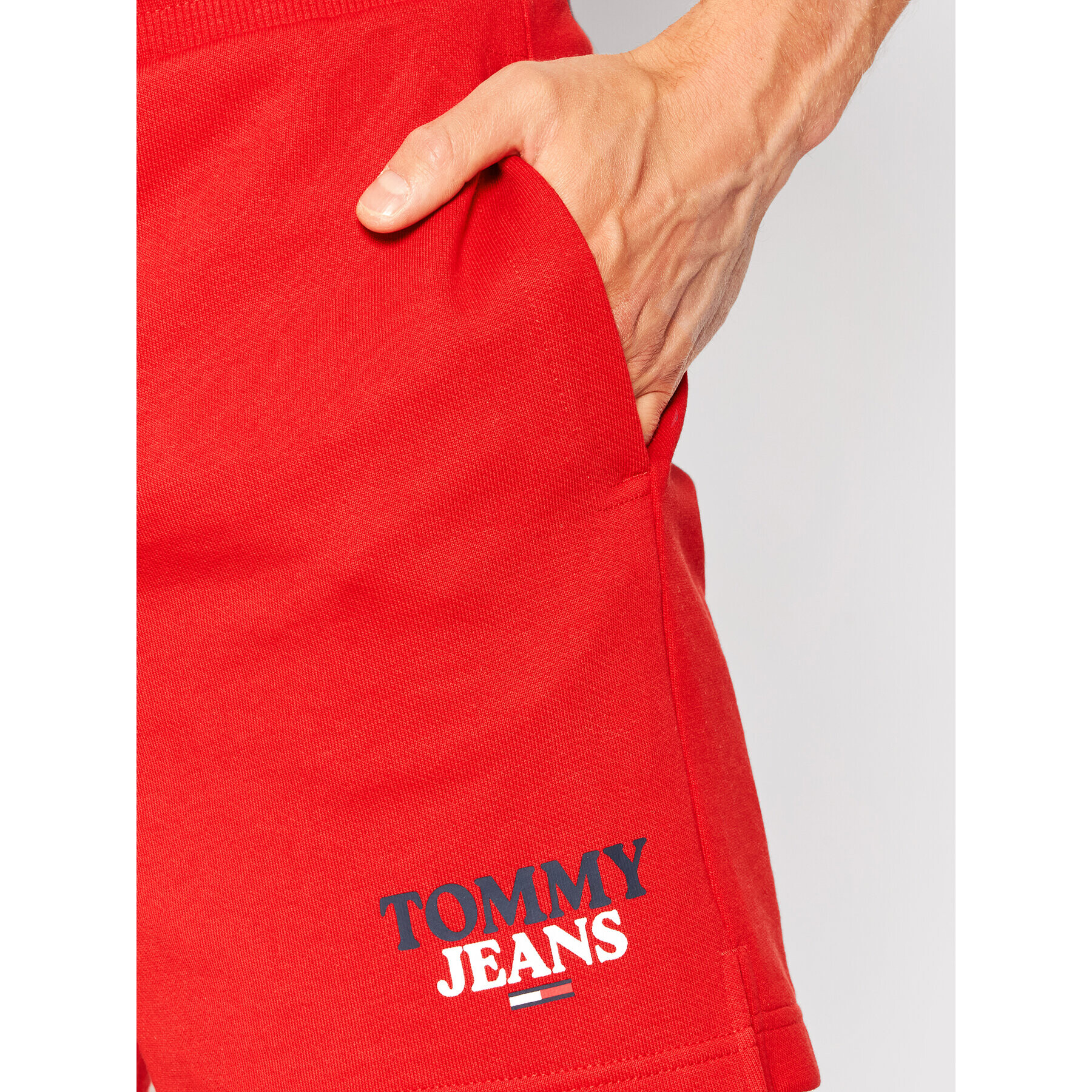 Tommy Jeans Športne kratke hlače Entry Graphic DM0DM13342 Rdeča Regular Fit - Pepit.si