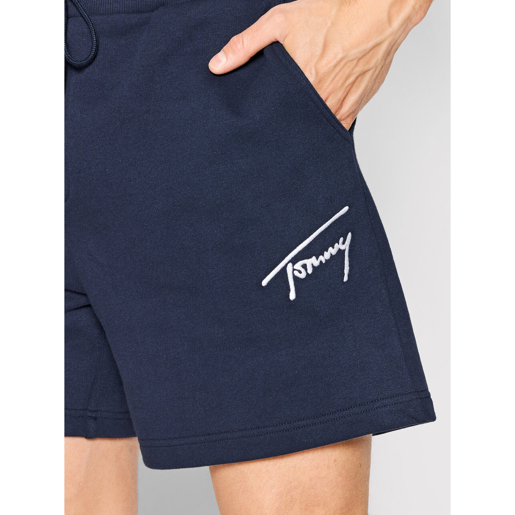 Tommy Jeans Športne kratke hlače Tjm Signature DM0DM12957 Mornarsko modra Regular Fit - Pepit.si