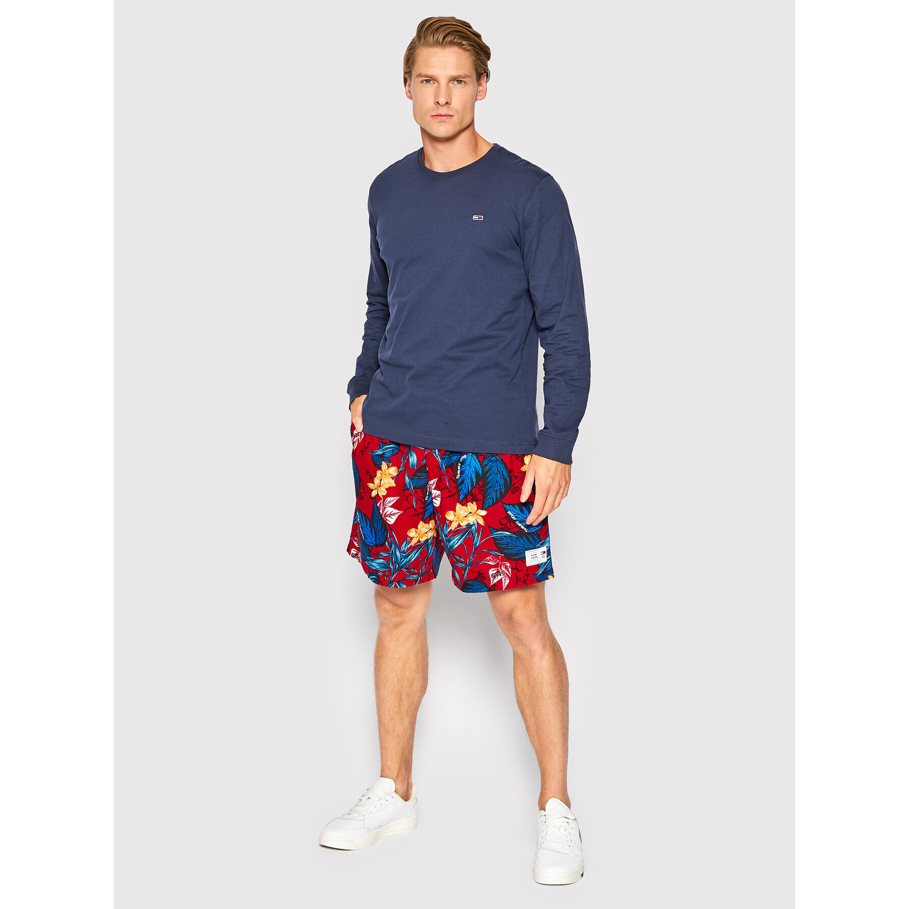 Tommy Jeans Športne kratke hlače Tropical DM0DM13218 Rdeča Regular Fit - Pepit.si