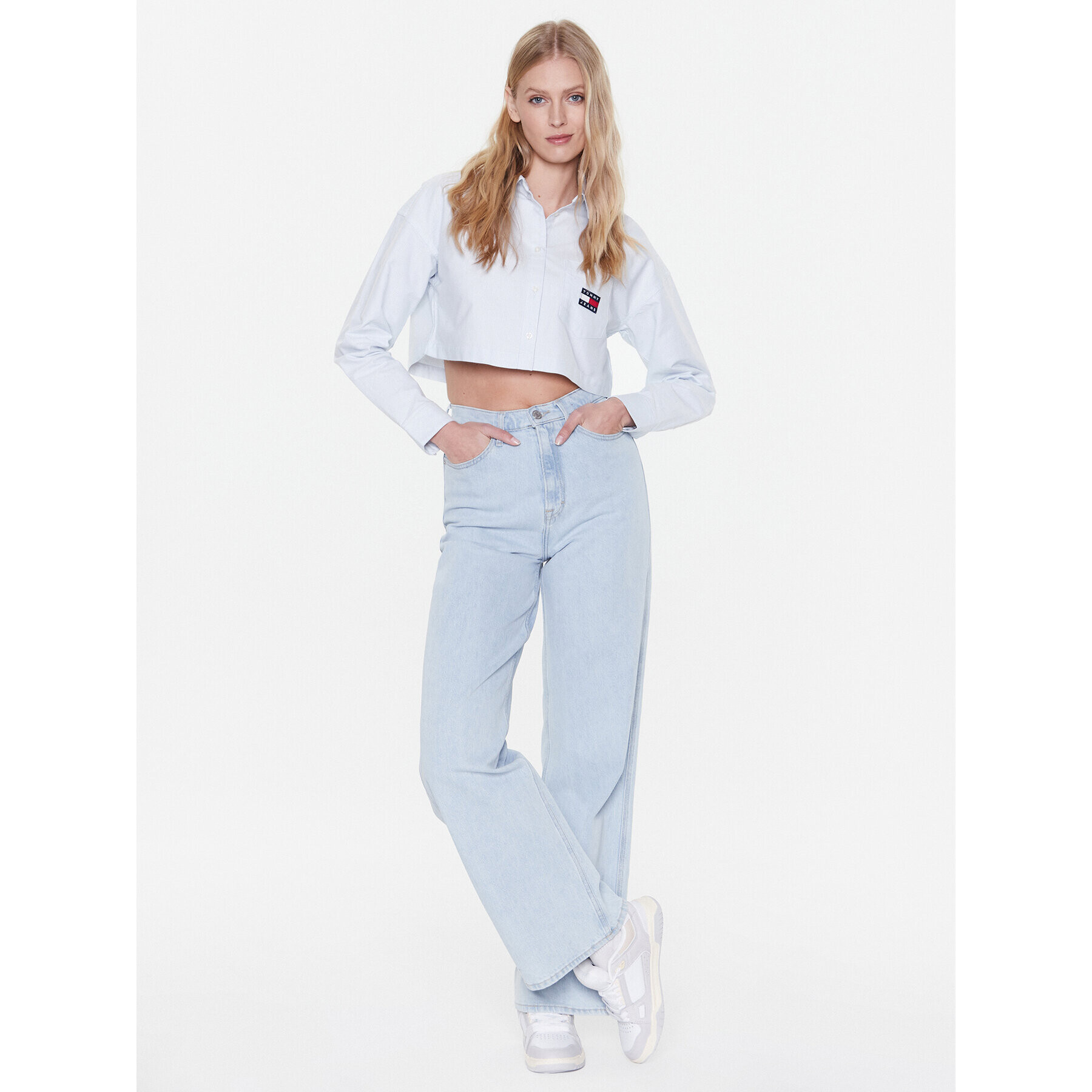 Tommy Jeans Srajca DW0DW15040 Modra Cropped Fit - Pepit.si