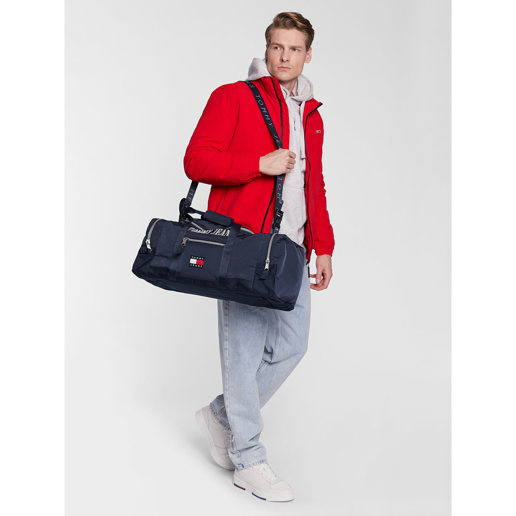 Tommy Jeans Torbica Tjm Heritage Duffle AM0AM10720 Mornarsko modra - Pepit.si