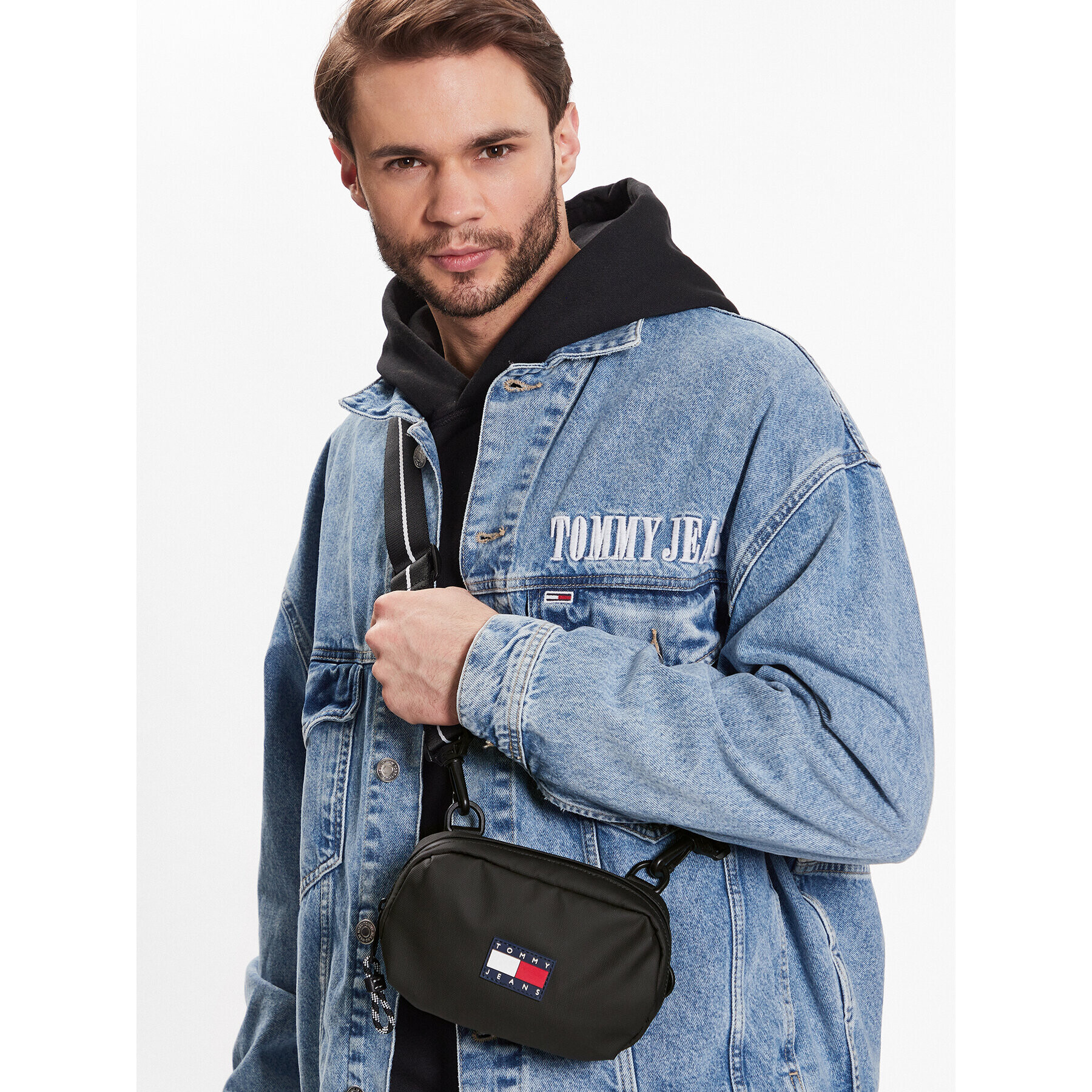 Tommy Jeans Torbica za okrog pasu Tjm Function Camera Bag AM0AM10800 Črna - Pepit.si