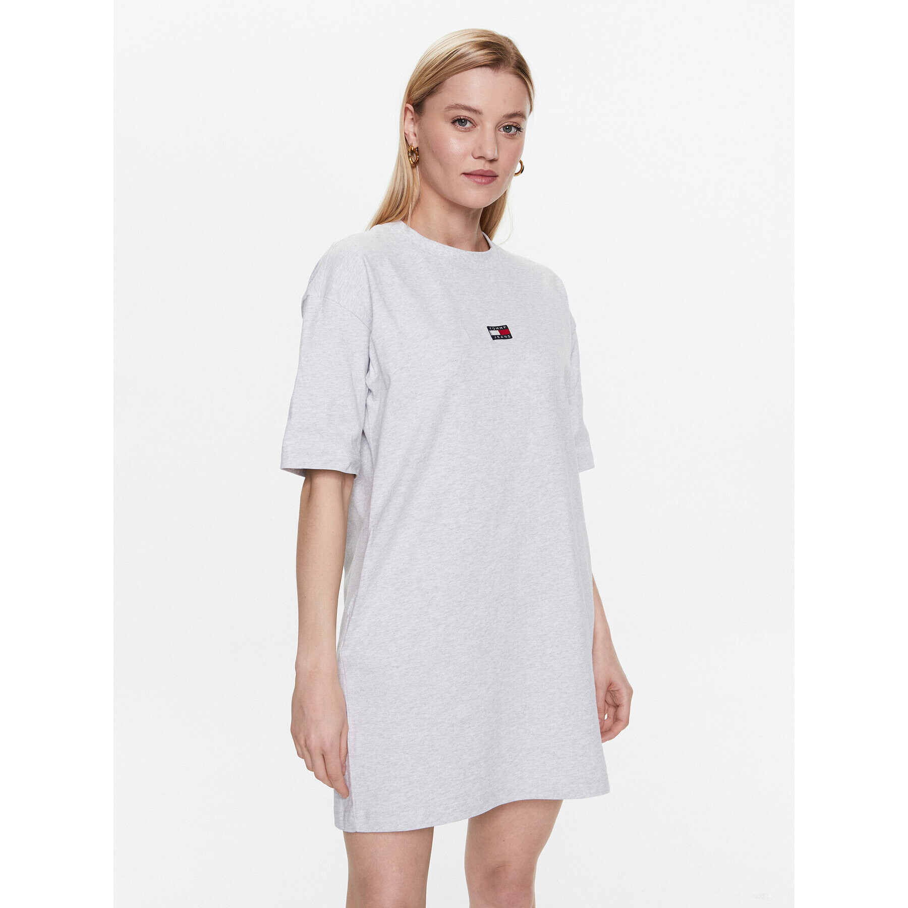 Tommy Jeans Vsakodnevna obleka Tjw Ova Varisity Prep Tee Dress DW0DW15570 Siva Relaxed Fit - Pepit.si