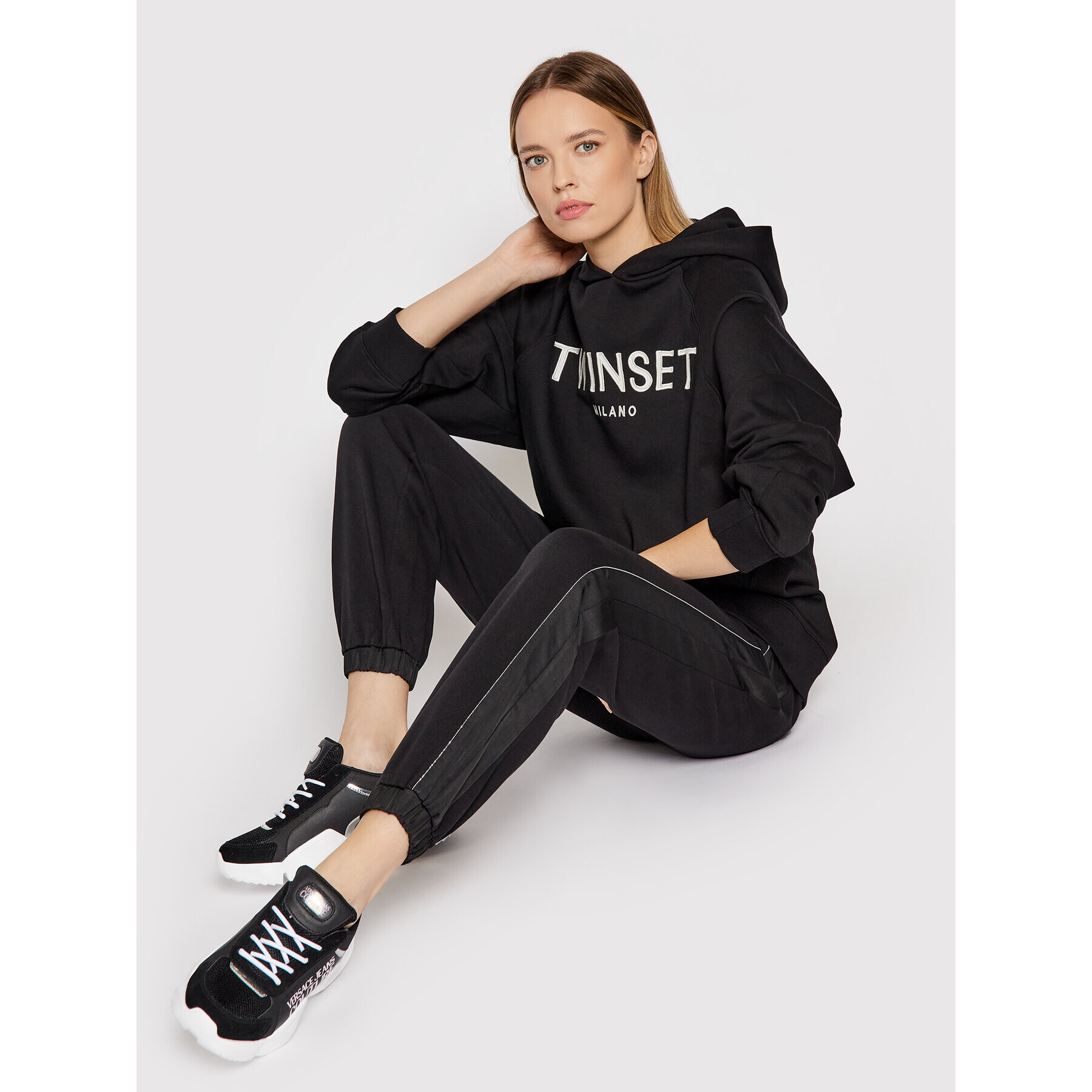 TWINSET Spodnji del trenirke 212LI2SCC Črna Regular Fit - Pepit.si