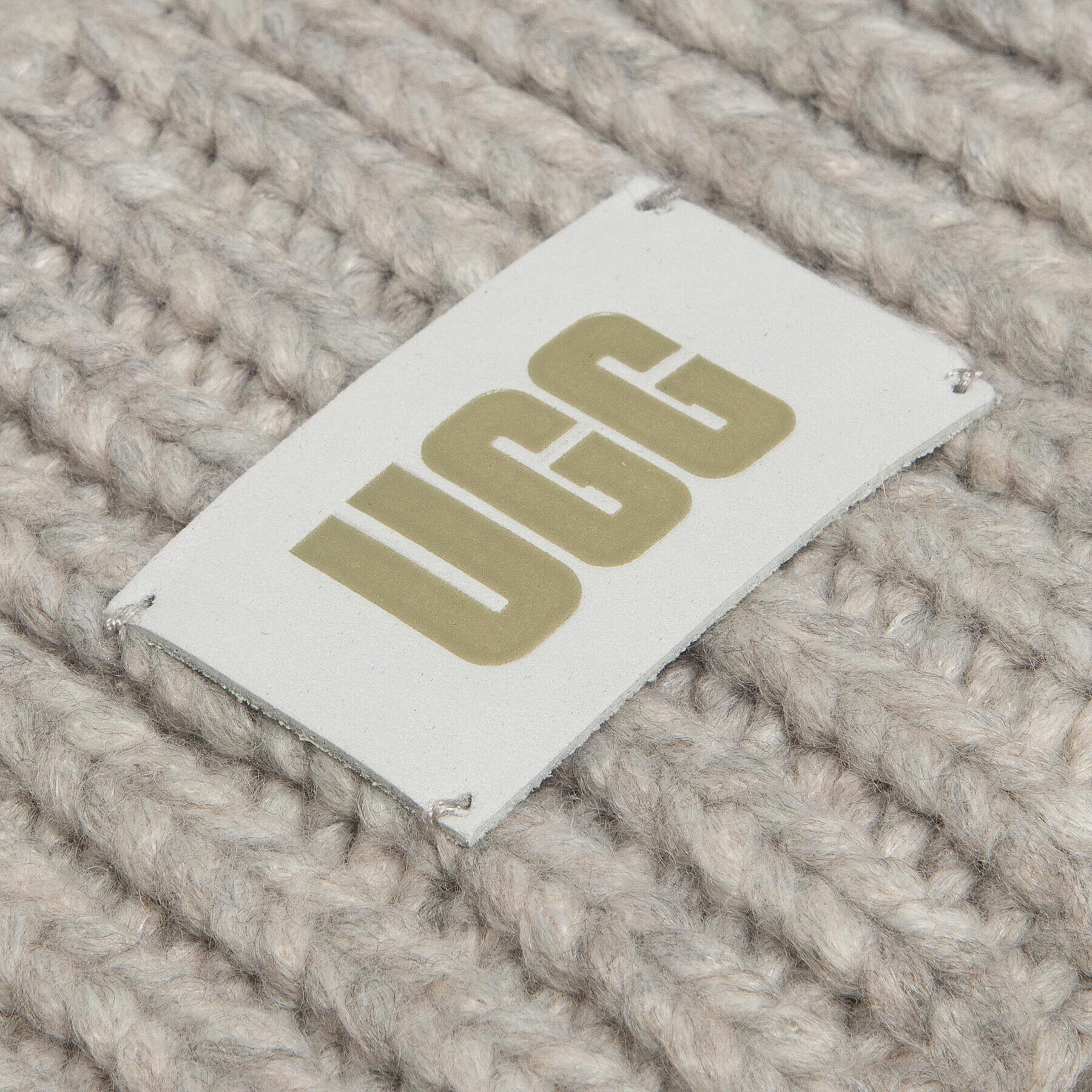 Ugg Kapa W Chunky Rib Knit Beanie W Pom 20165 Siva - Pepit.si