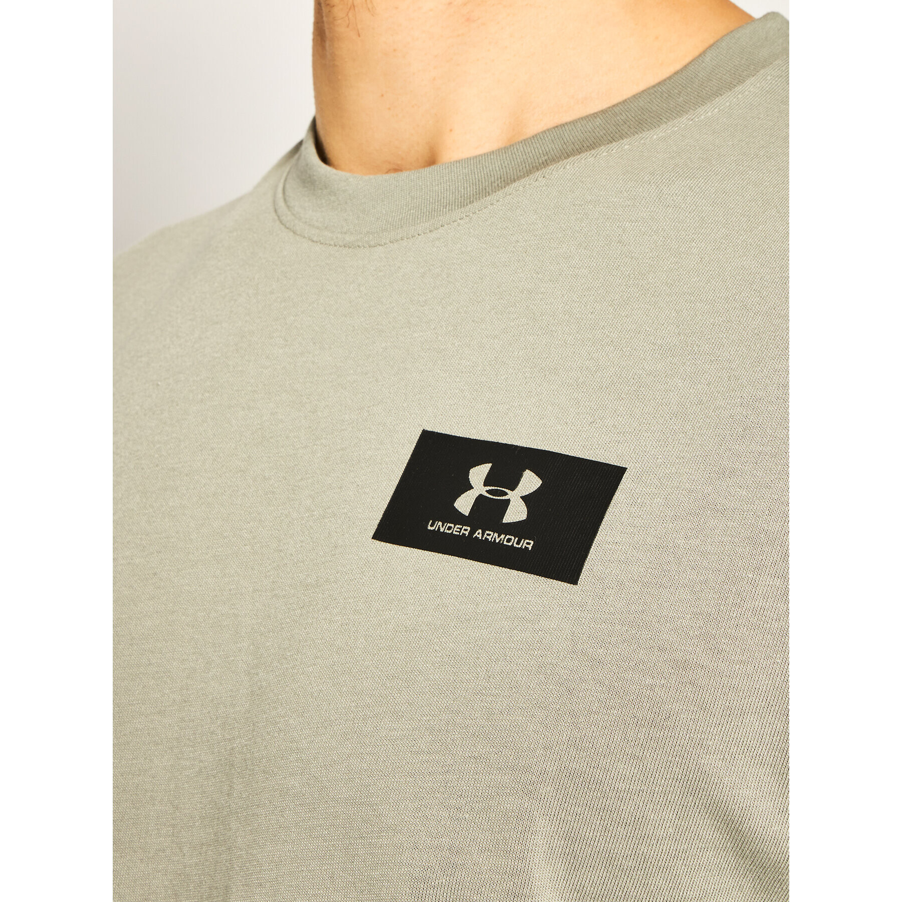 Under Armour Majica Performance Shoulder 1351630 Siva Regular Fit - Pepit.si