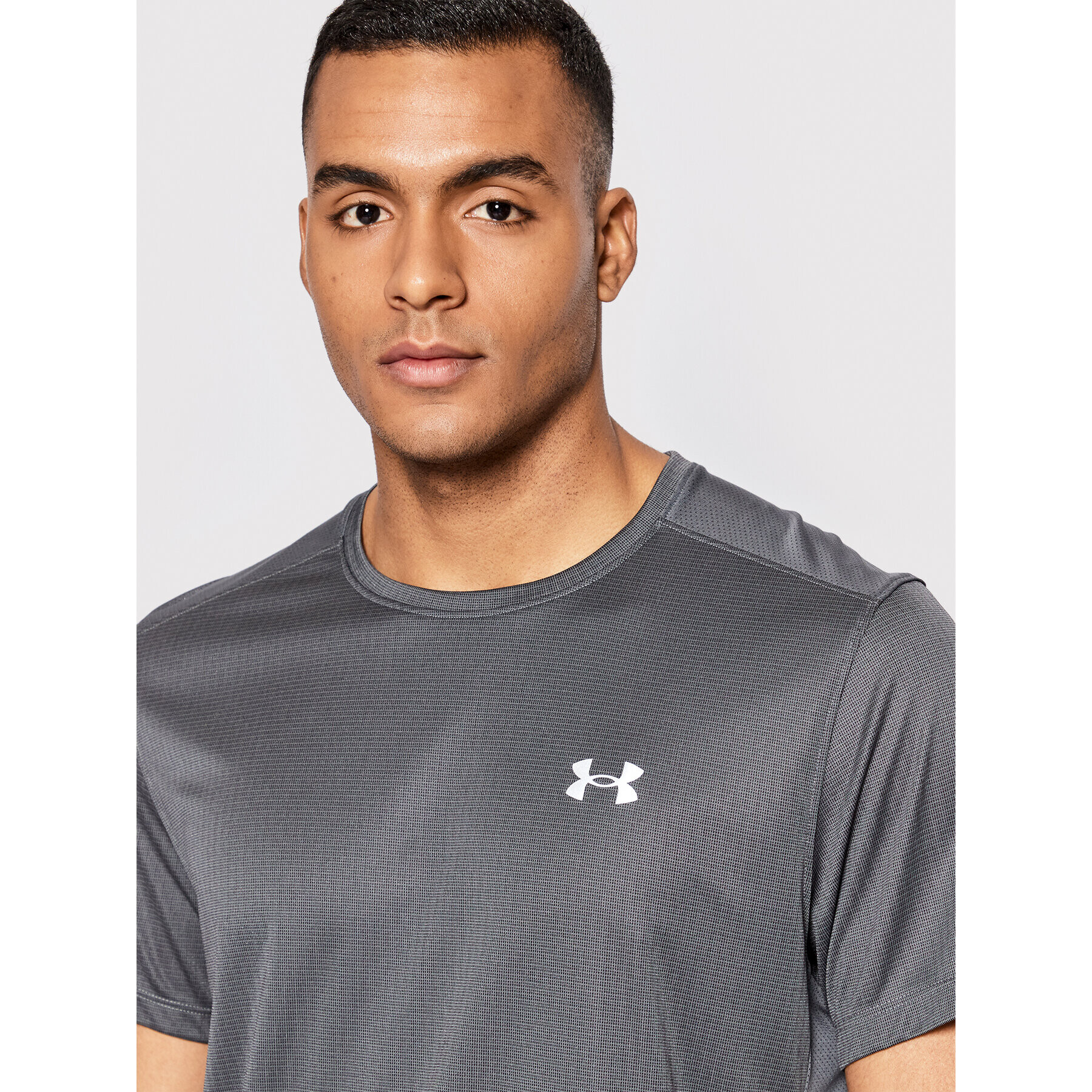 Under Armour Majica Speed Strike 1369743 Siva Loose Fit - Pepit.si