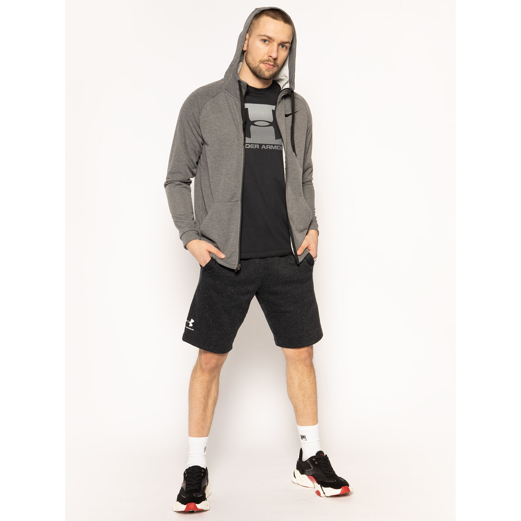 Under Armour Majica Ua Boxed Sportstyle 1329581 Črna Loose Fit - Pepit.si